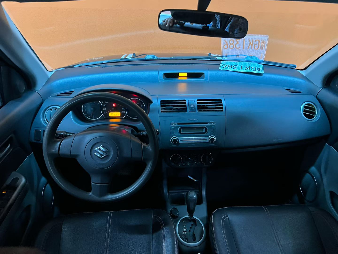 Suzuki Swift 2015 car image #9