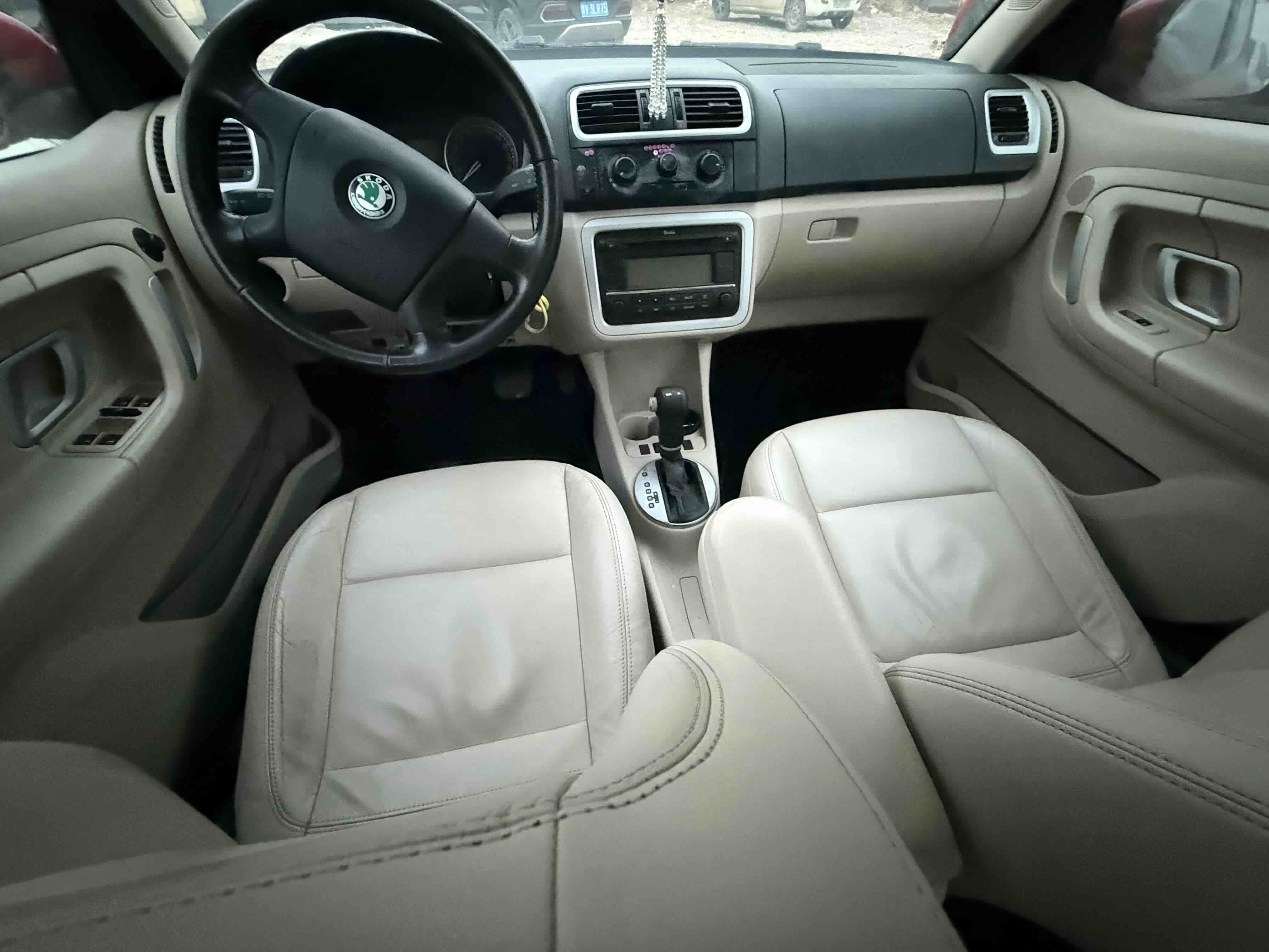 Skoda Fabia 2011 изображение автомобиля #9