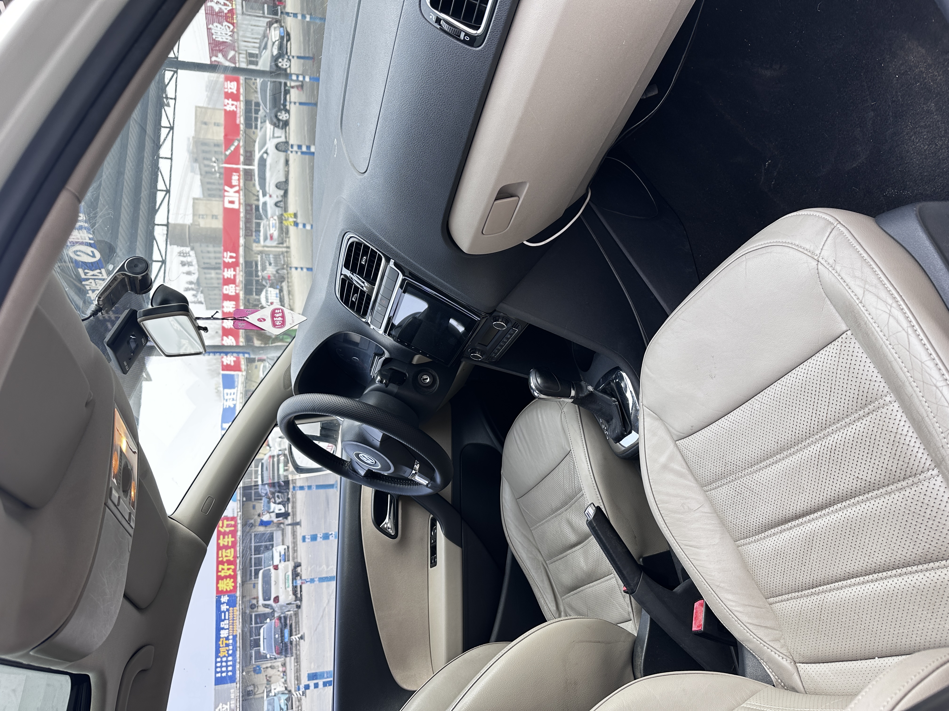 Volkswagen Polo 2011 car image #9