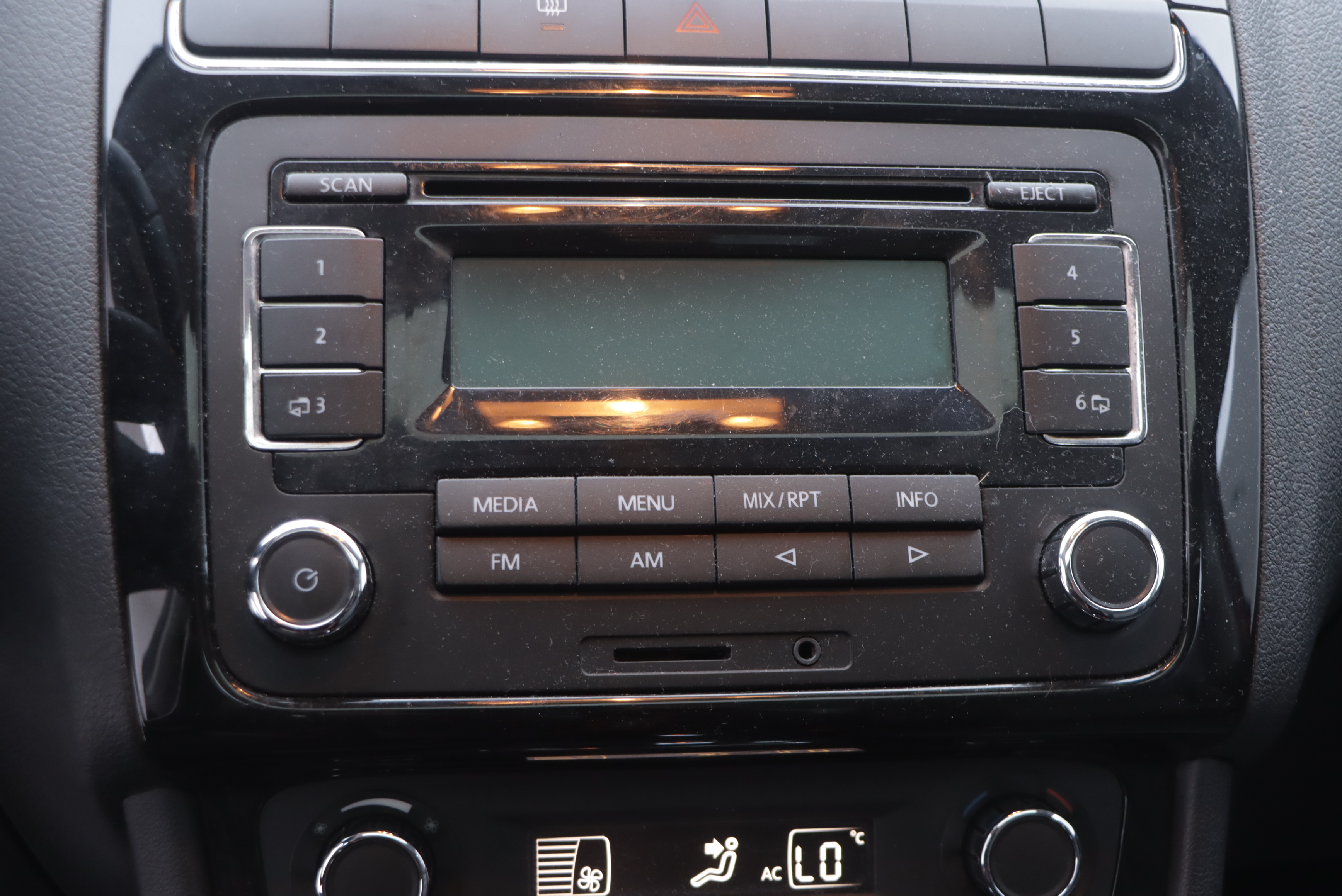 Polo 2012 car image #9