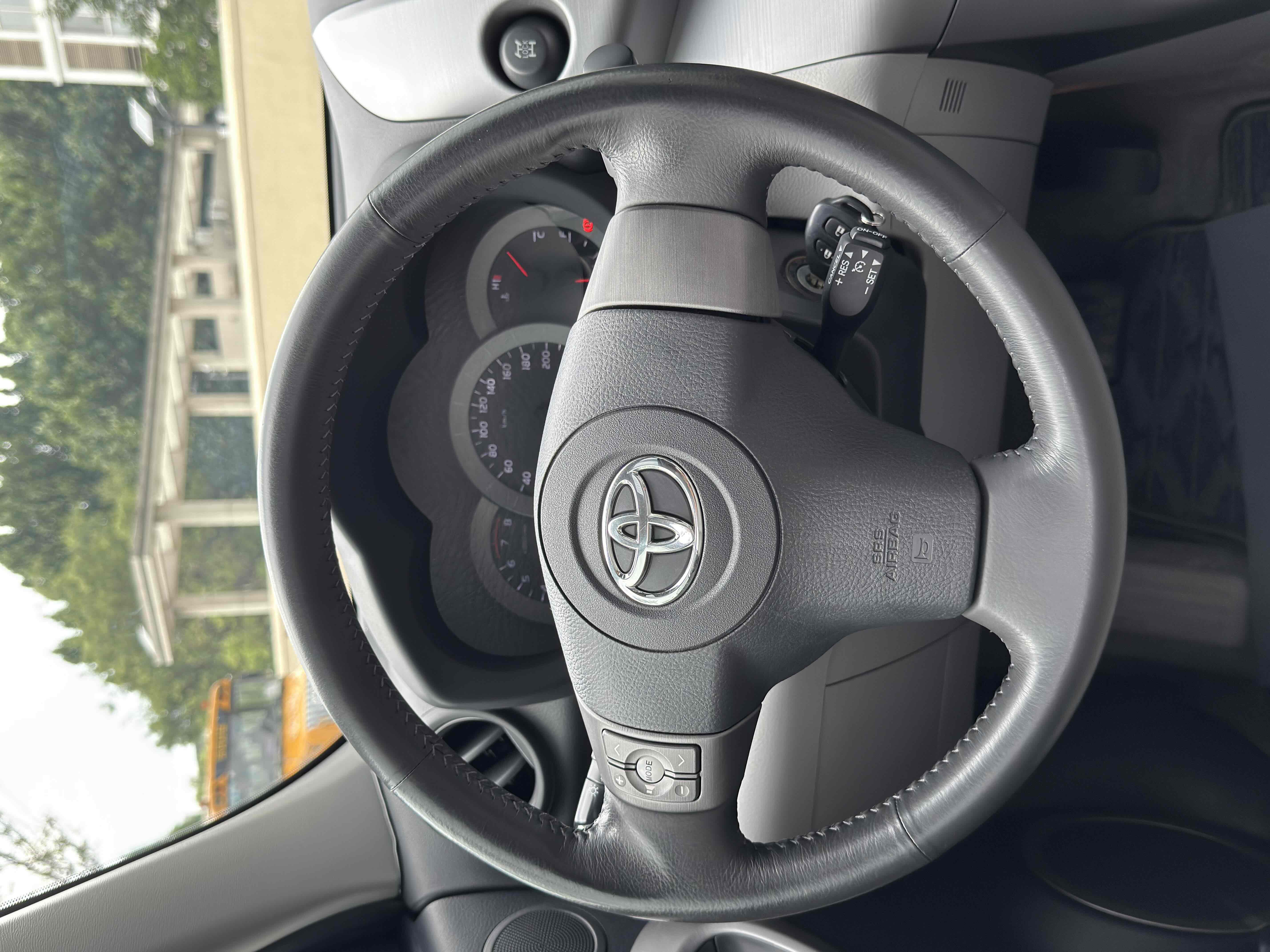 Toyota RAV4 (Imported) 2009 image de voiture #9