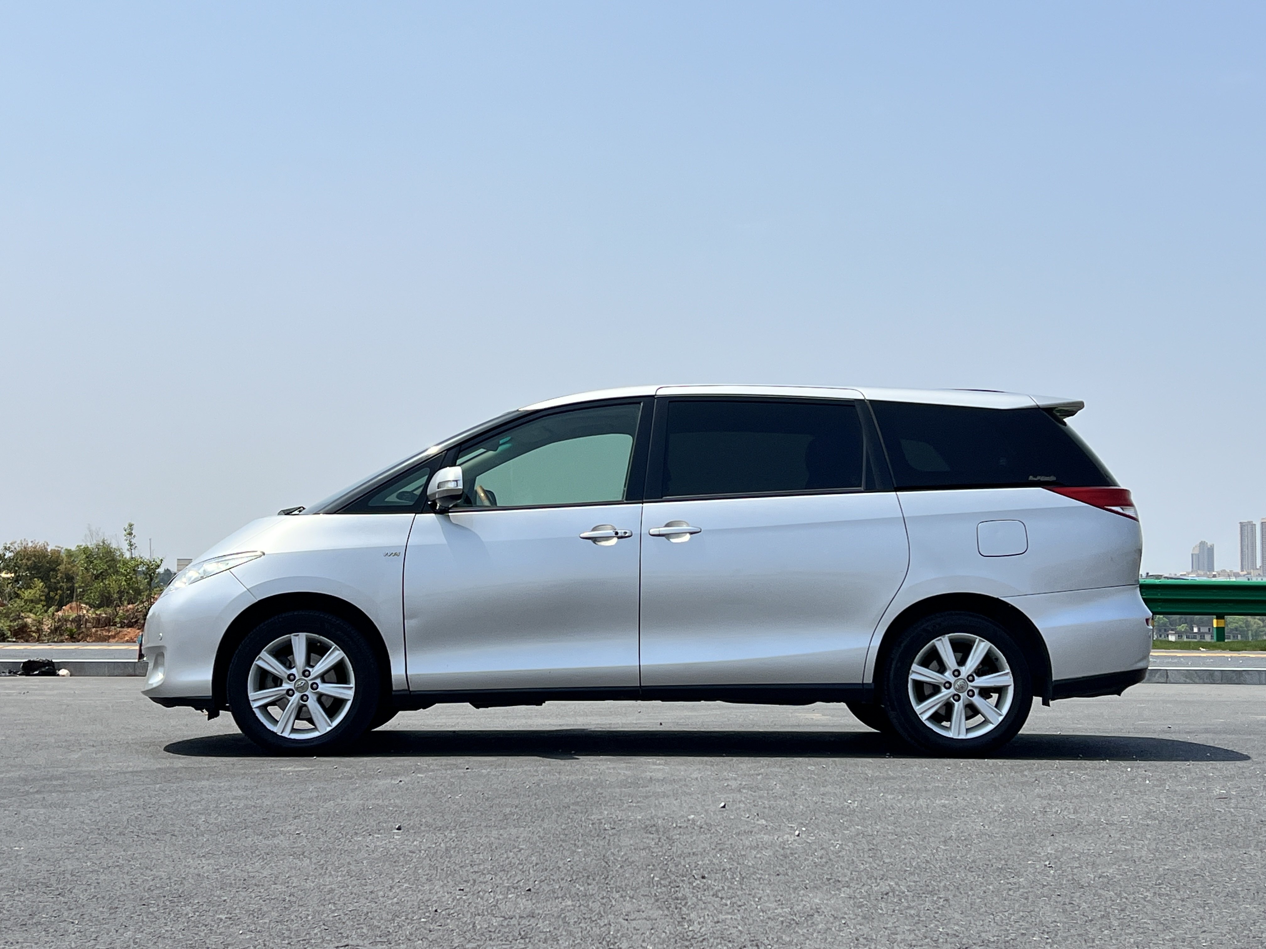 Toyota Previa 2010 car image #9