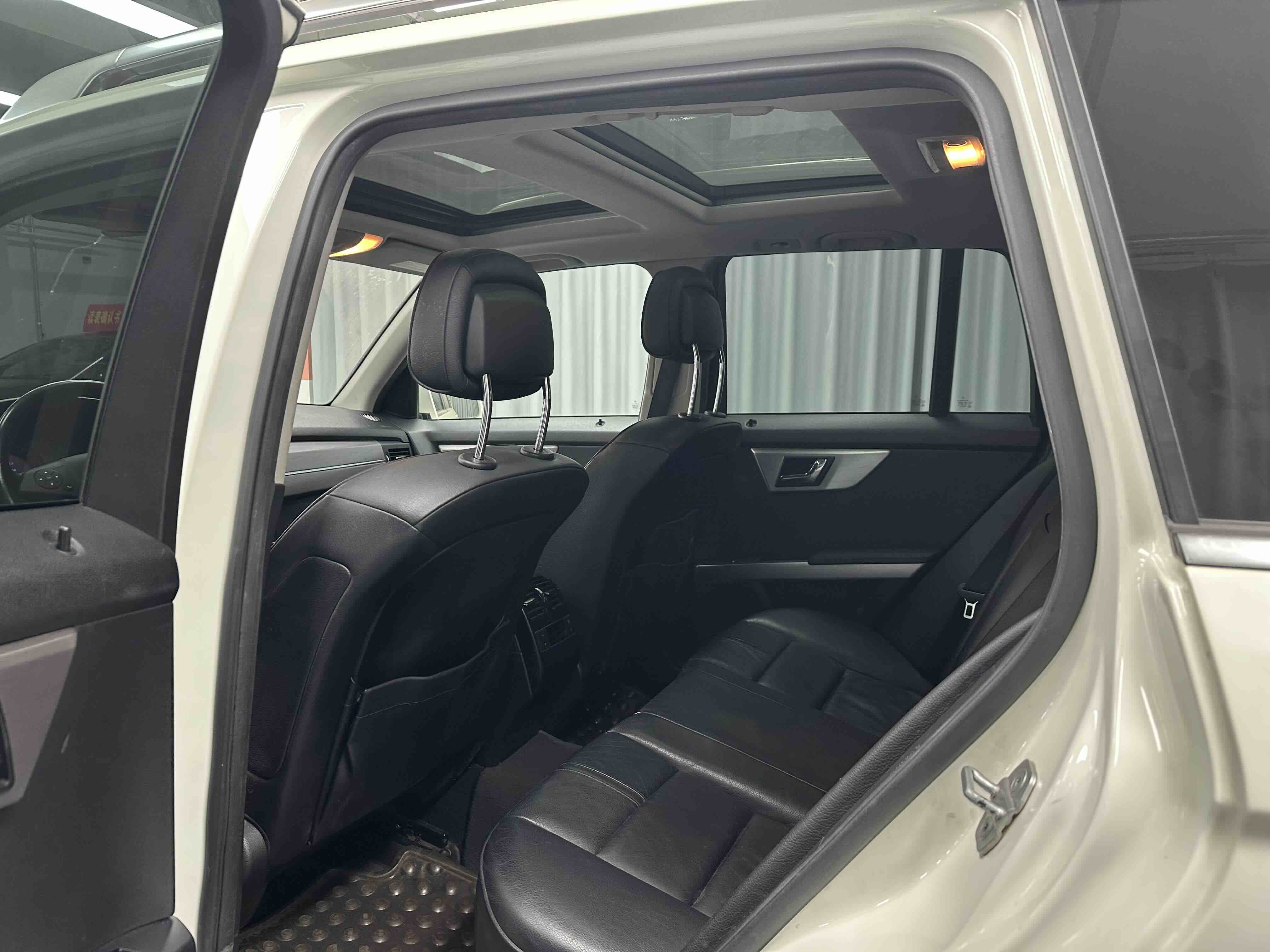 Mercedes-Benz GLK Class (Imported) 2010 car image #9