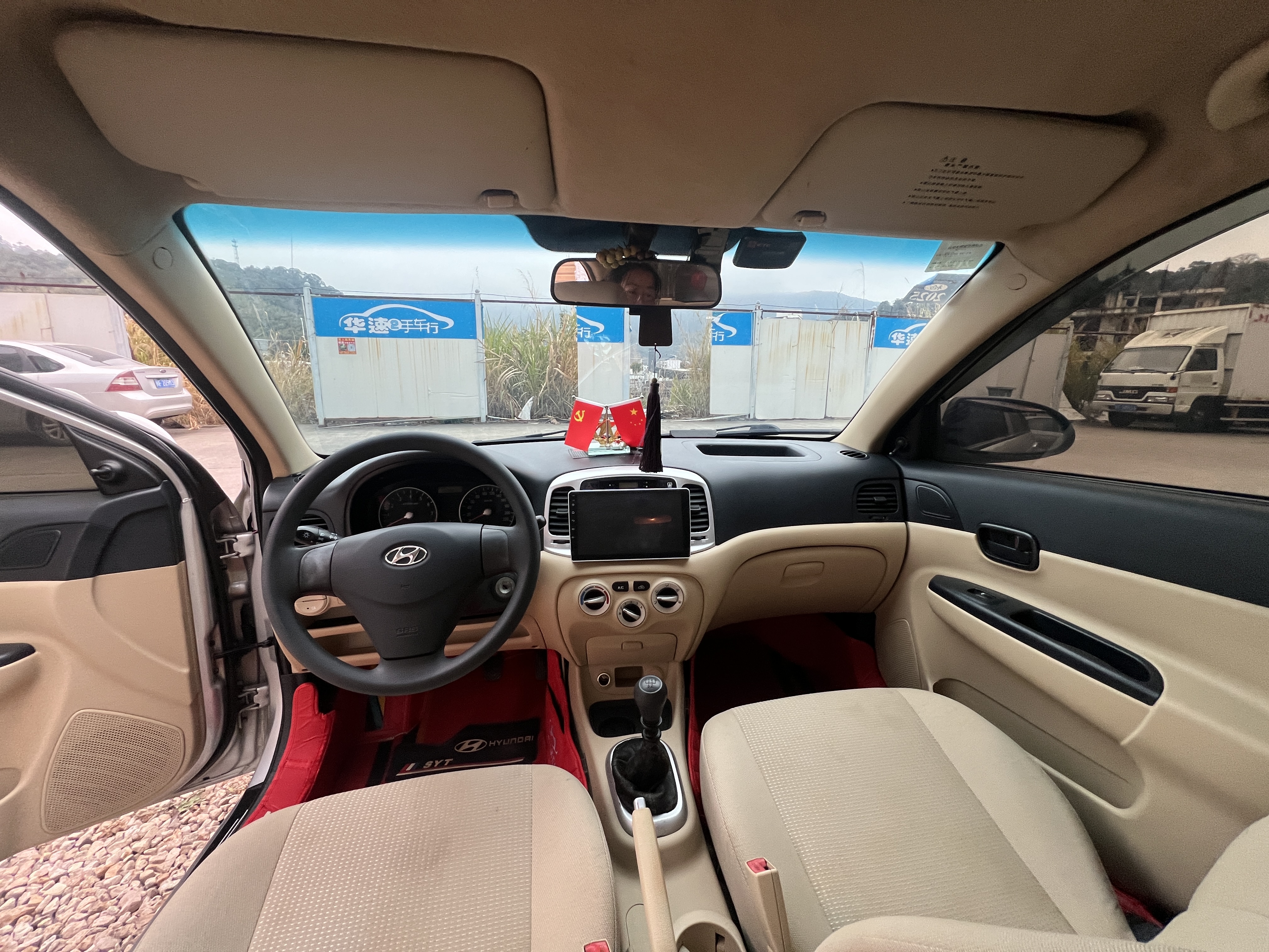 Hyundai Accent 2012 изображение автомобиля #9