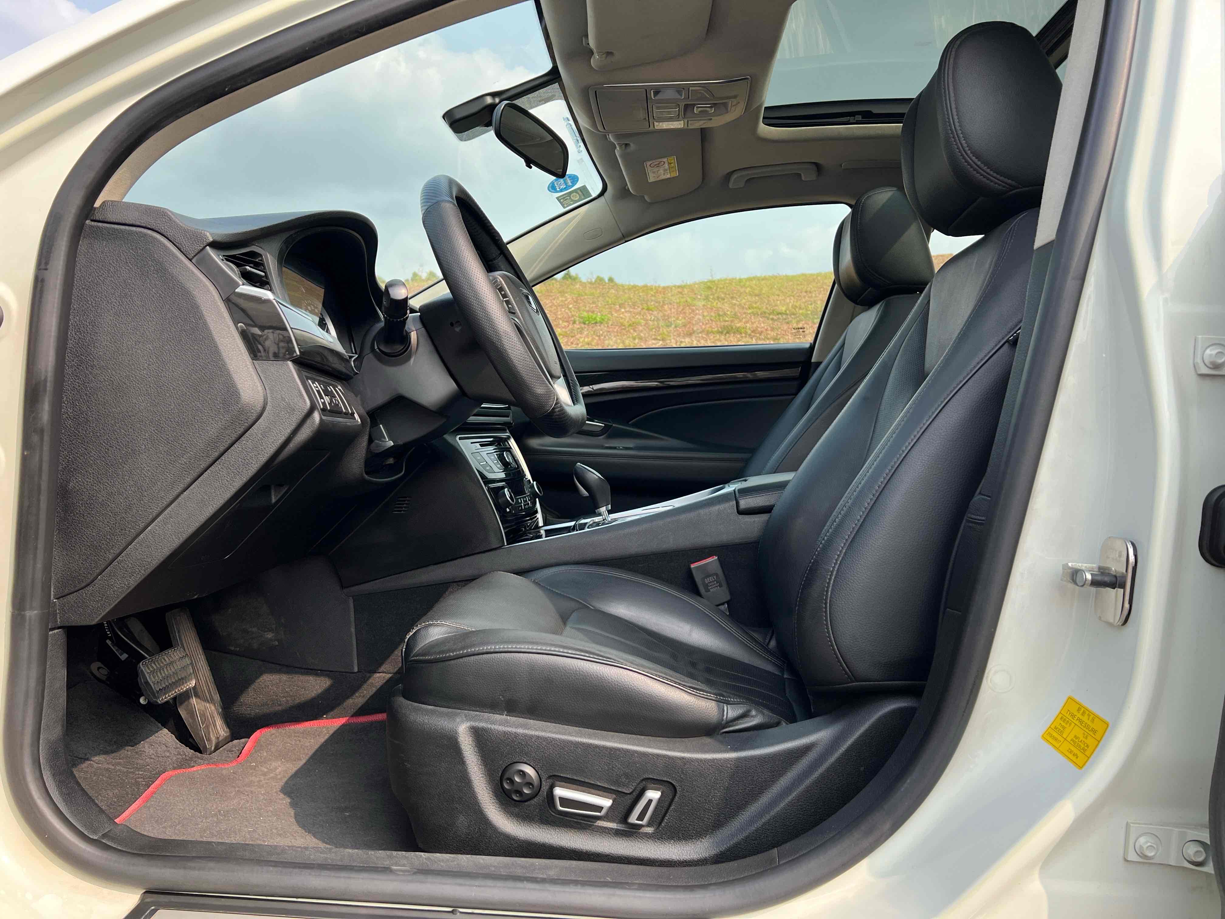 GEELY Ulion 2015 immagine di auto #9