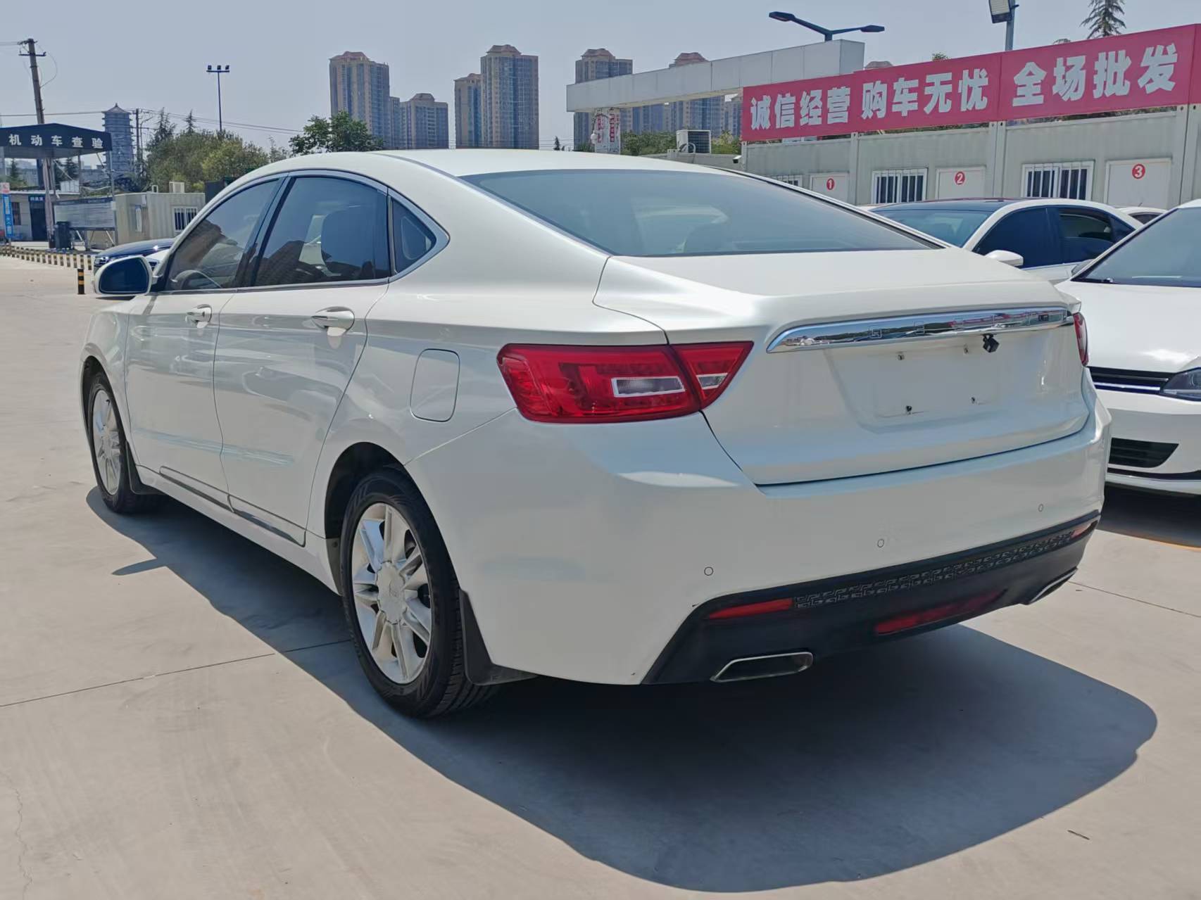 GEELY Ulion 2015 immagine di auto #9