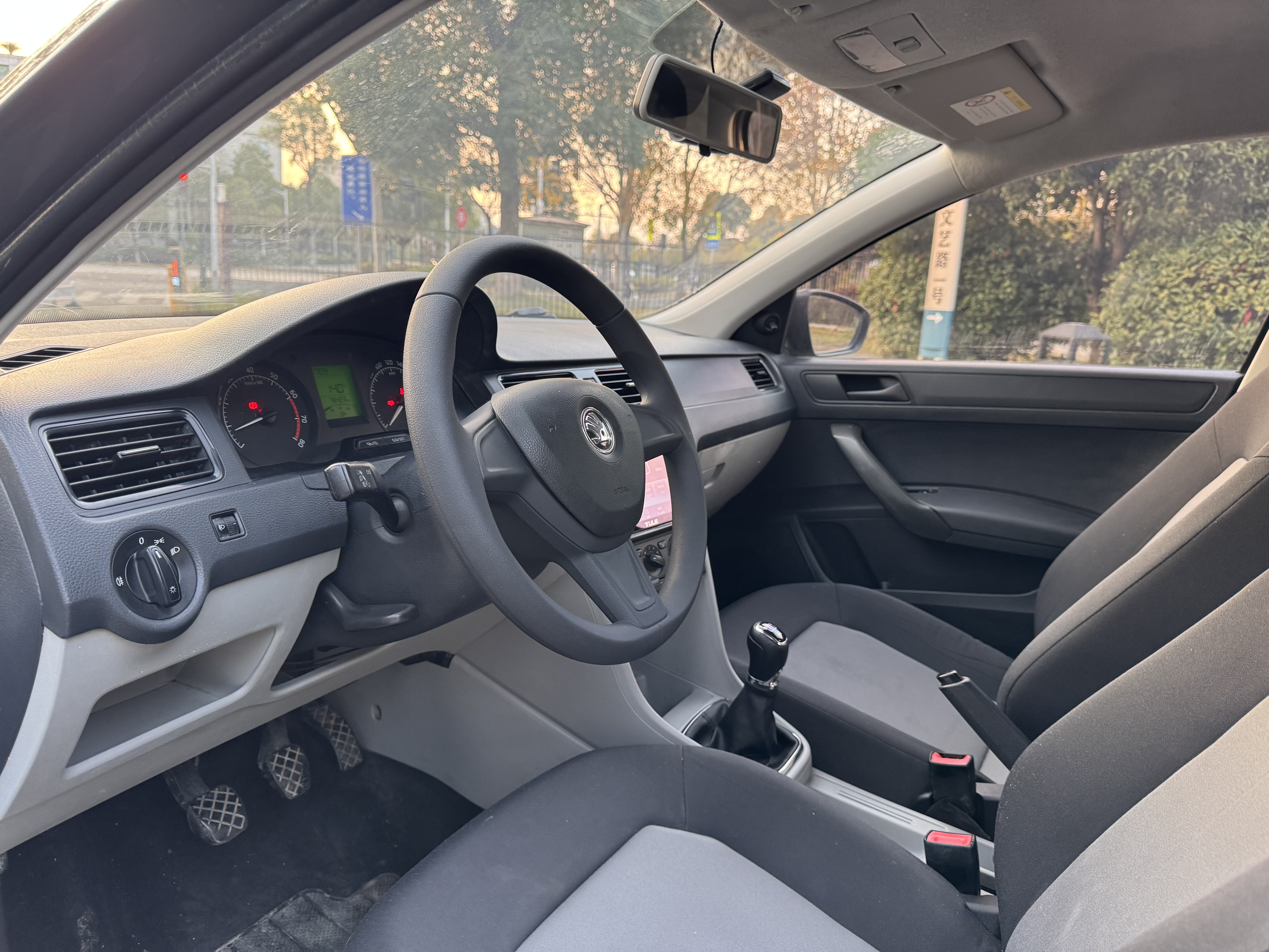 Skoda Rapid 2017 #9 Skoda Rapid 2017 car image #9