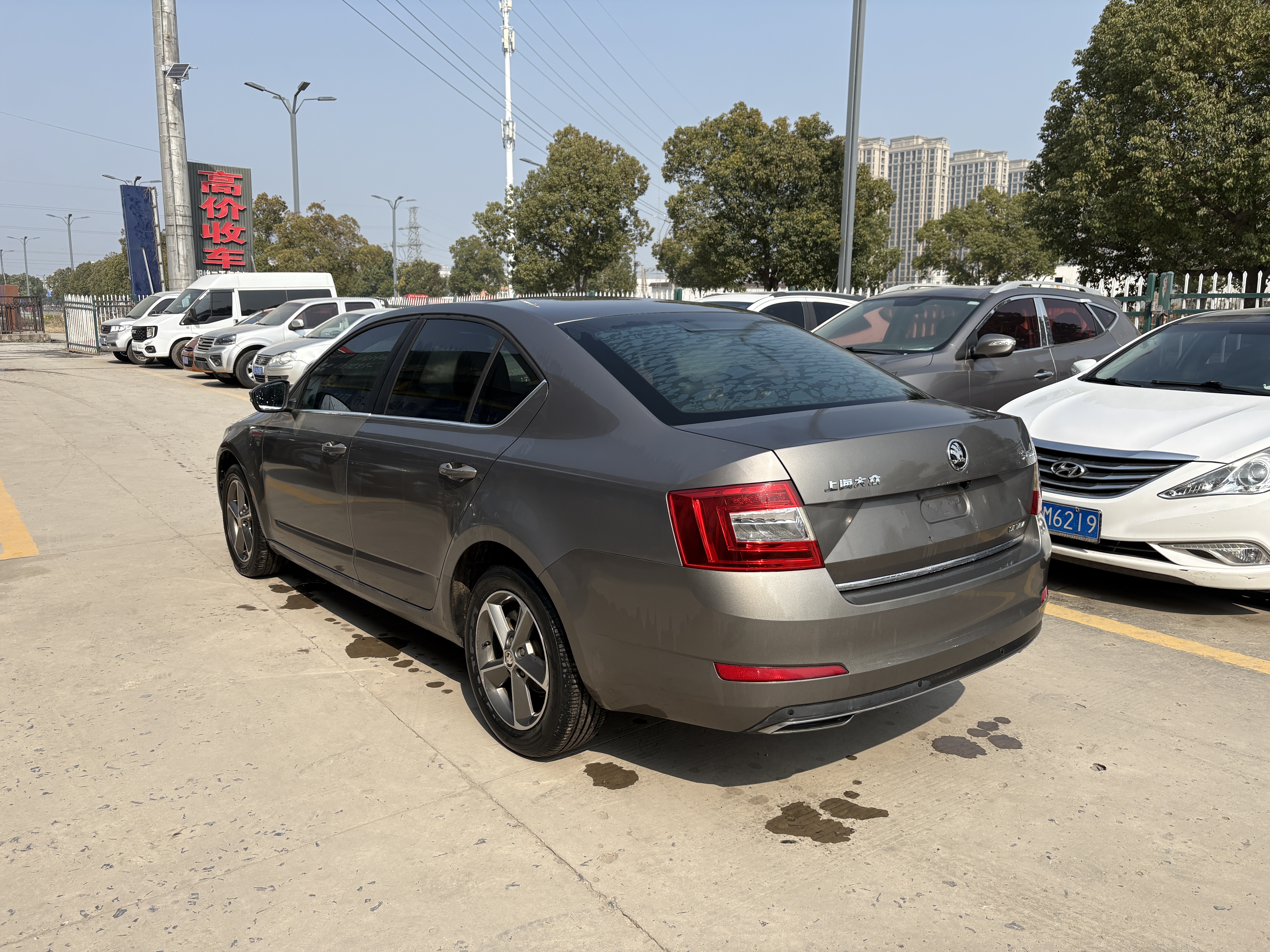 Skoda Octavia 2016 car image #9