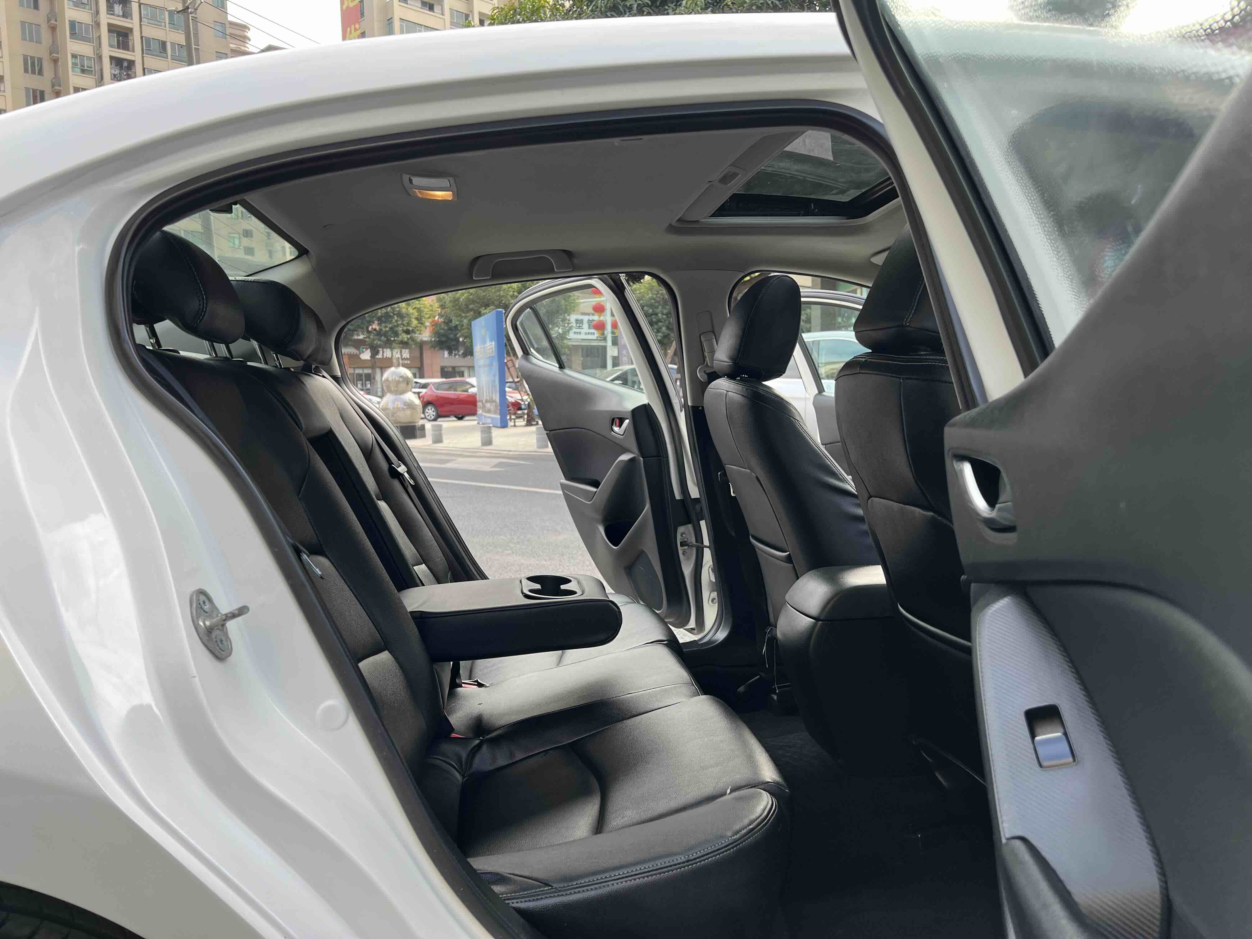 Mazda 3 Axela 2015 imagem de carro #9