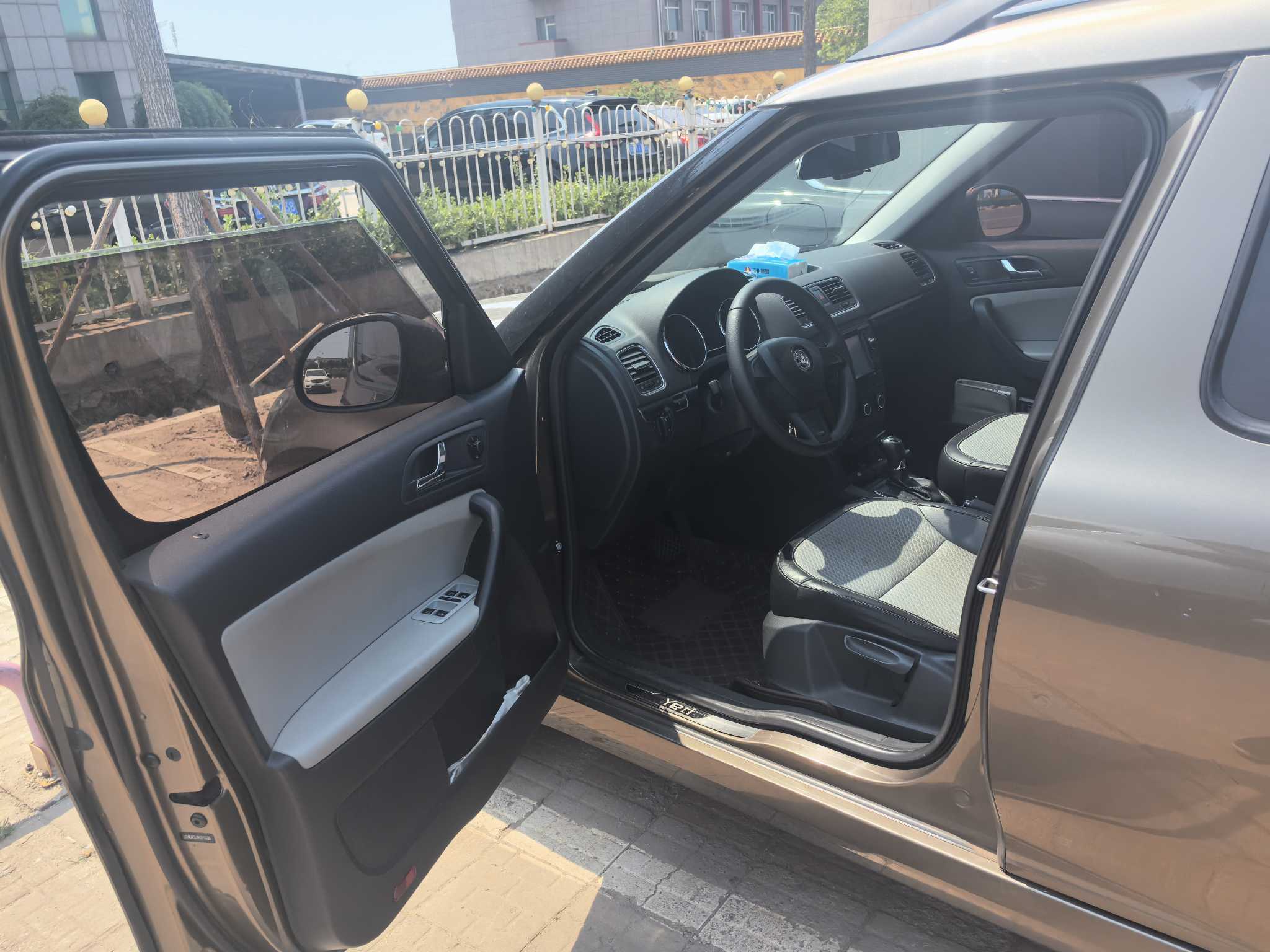 Skoda Yeti 2017 car image #9