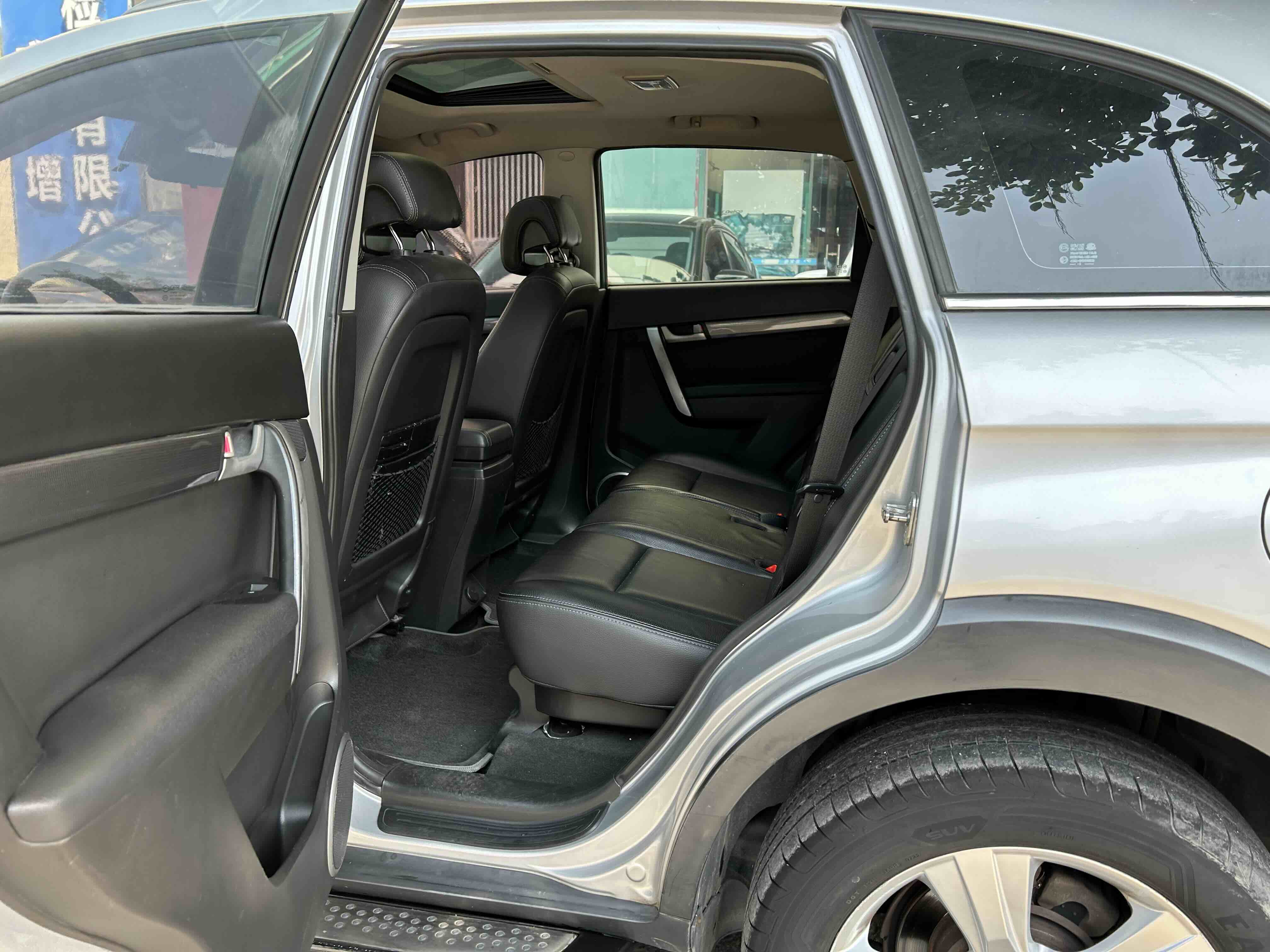 Chevrolet Captiva (Imported) 2011 car image #9