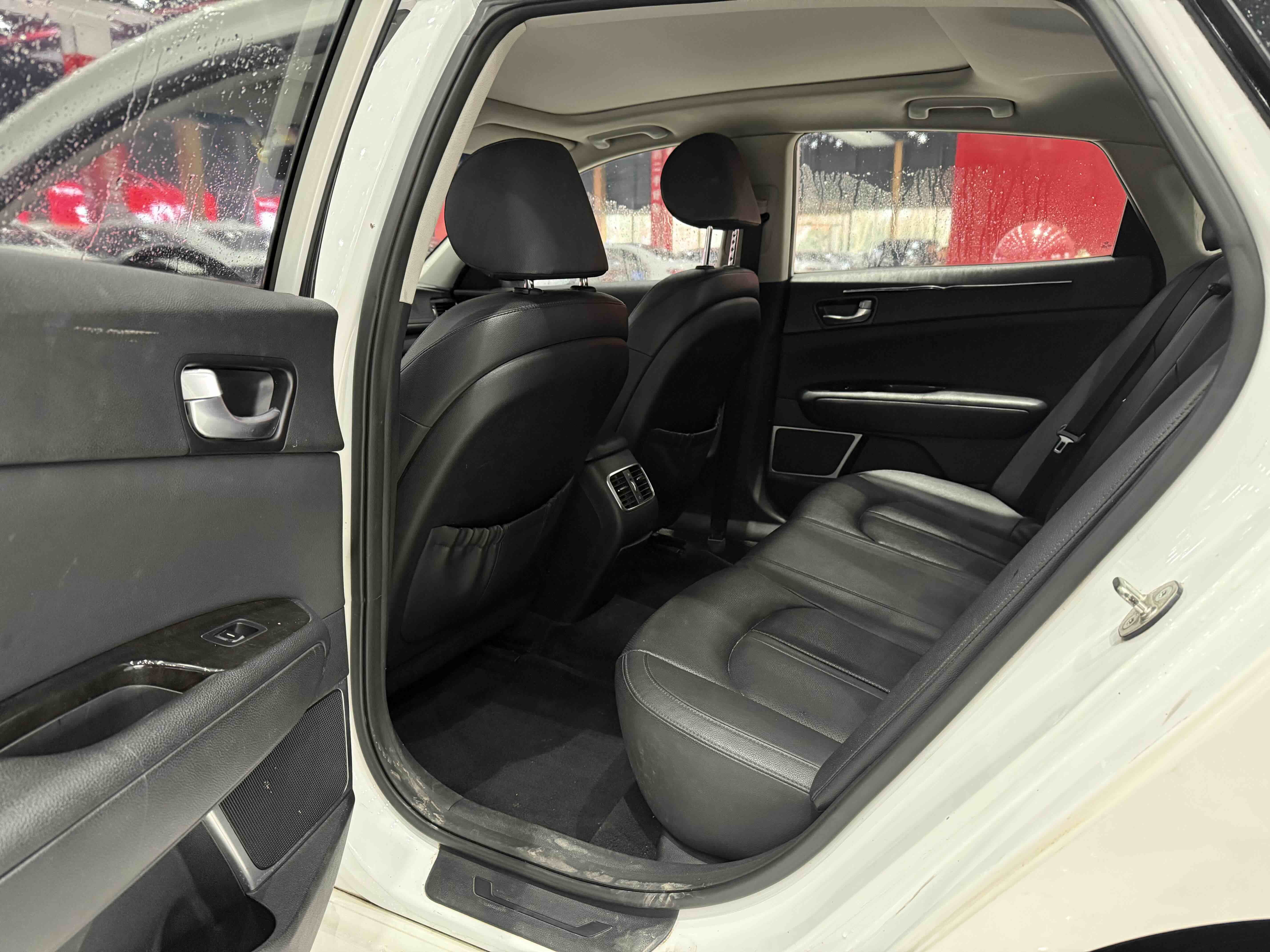 Kia K5 2016 car image #9
