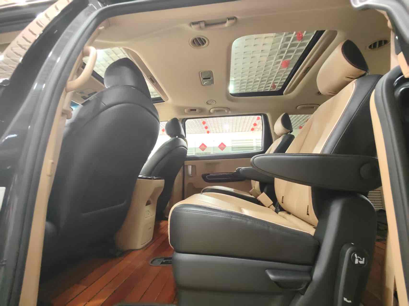 Kia Carnival (Imported) 2016 car image #9