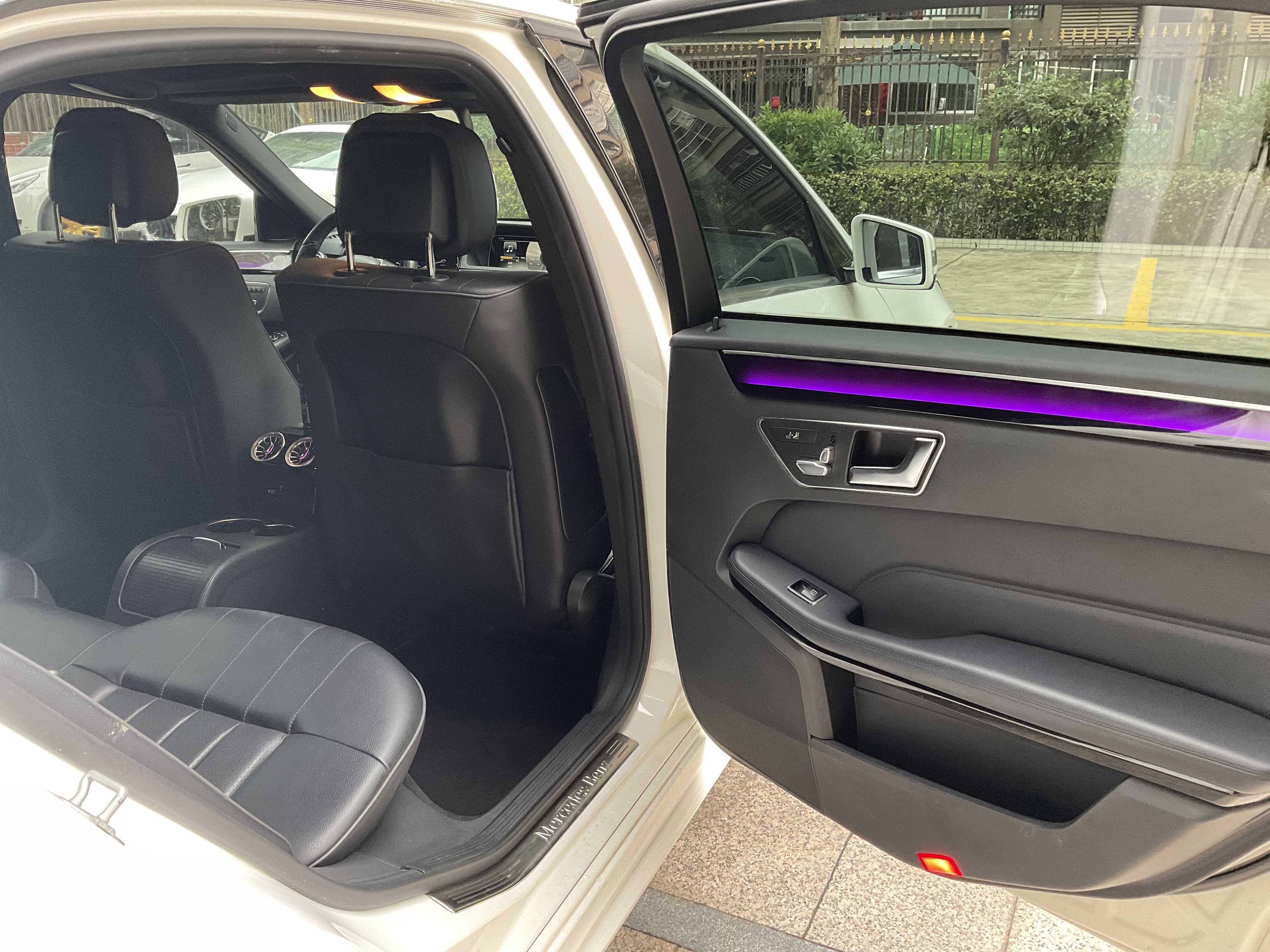 Mercedes-Benz E Class 2015 car image #9