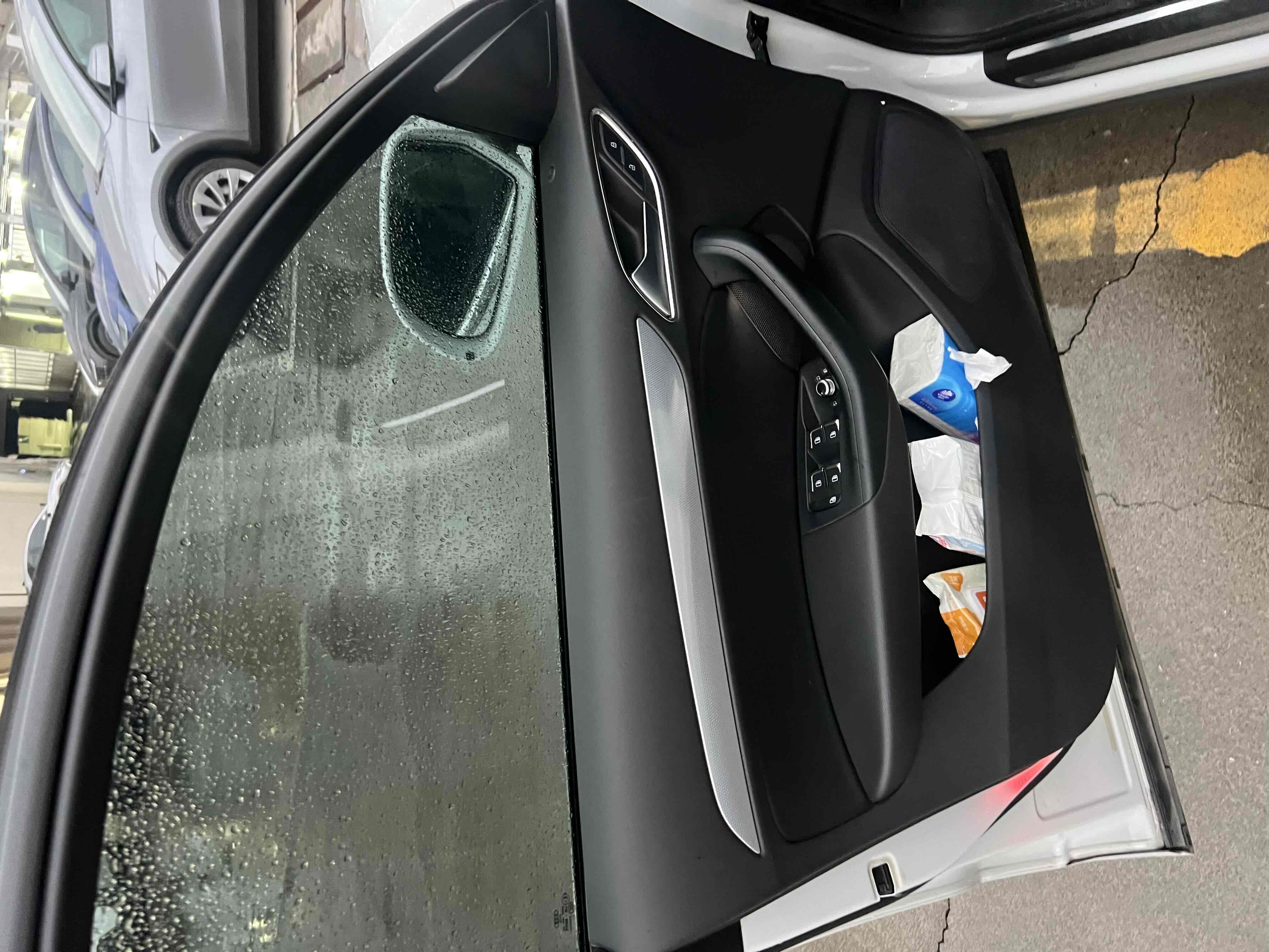 Audi Q3 2016 car image #9