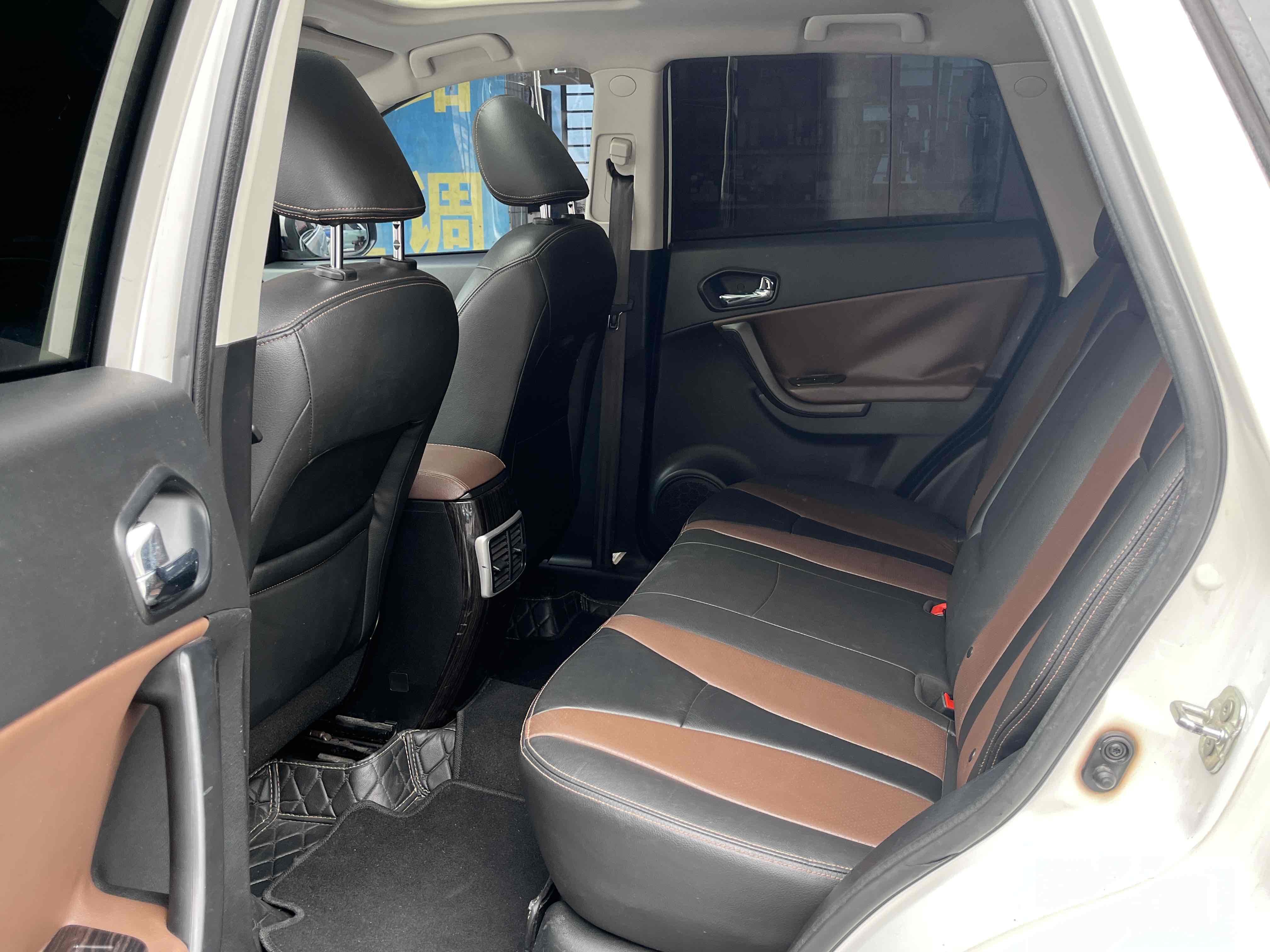 GAC Trumpchi GS5 Super 2017 #9 GAC Trumpchi GS5 Super 2017 car image #9