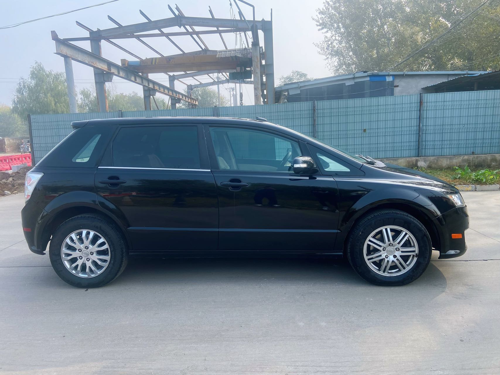 BYD e6 2015 car image #9