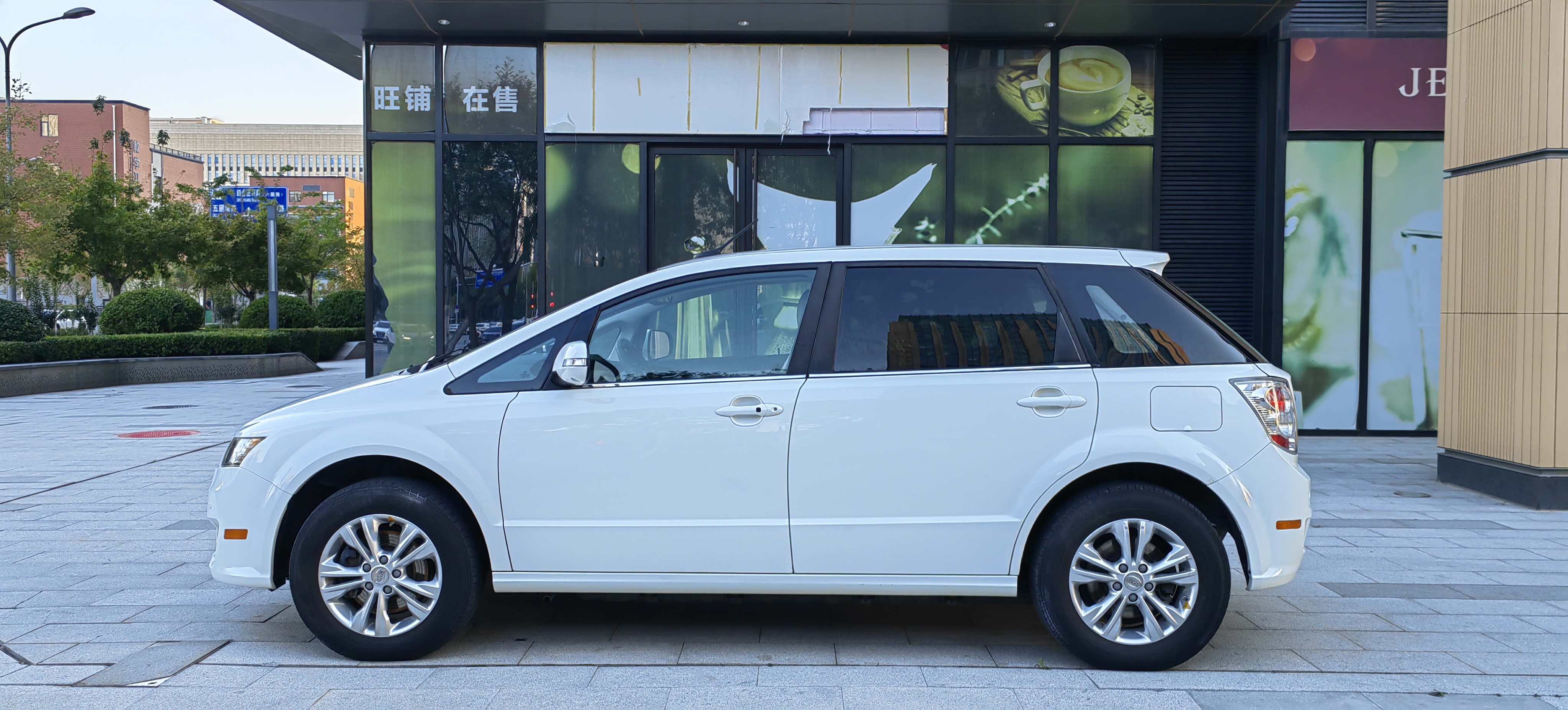 BYD e6 2016 #9 BYD e6 2016 car image #9