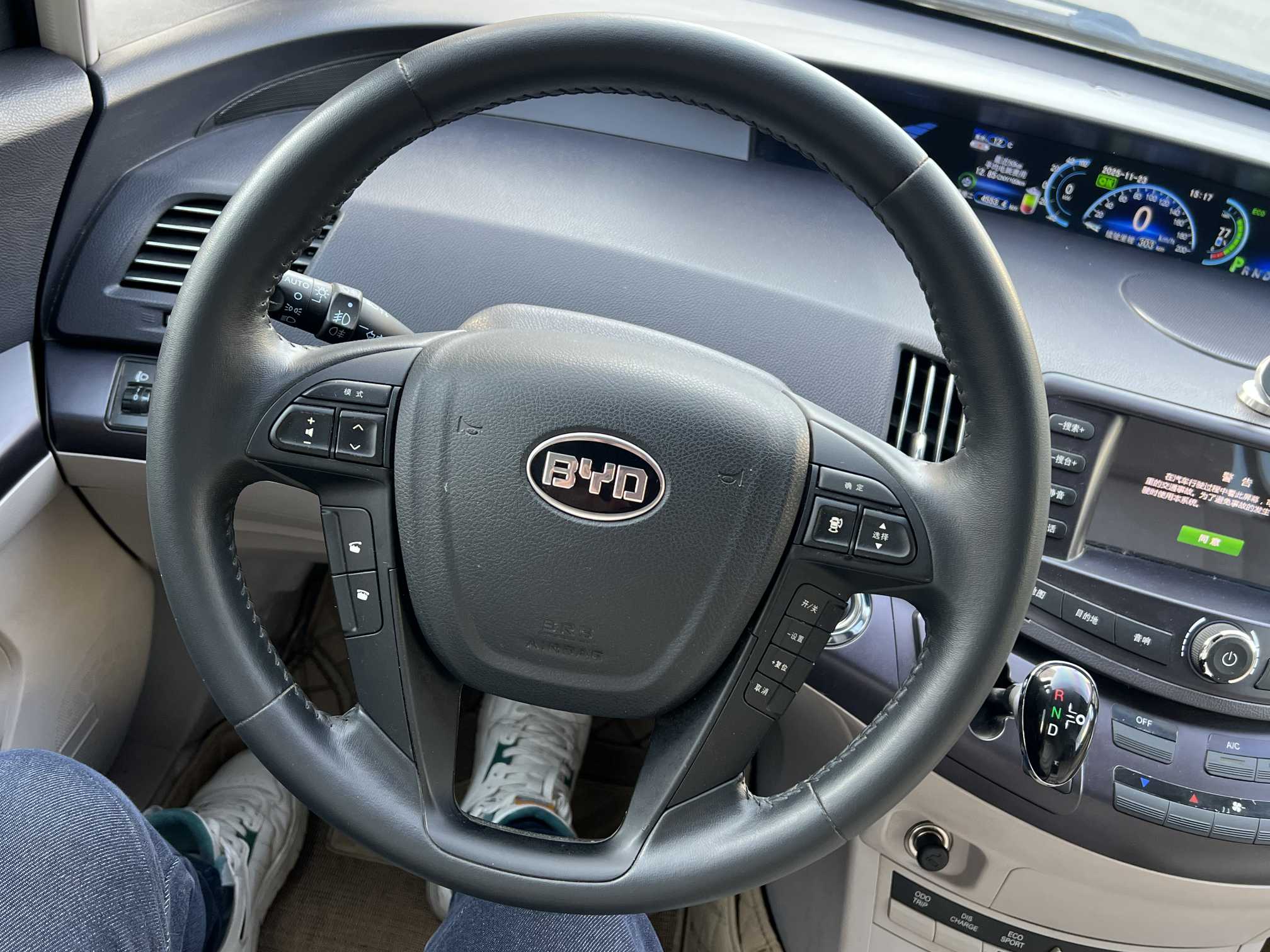 BYD e6 2016 #9 BYD e6 2016 car image #9