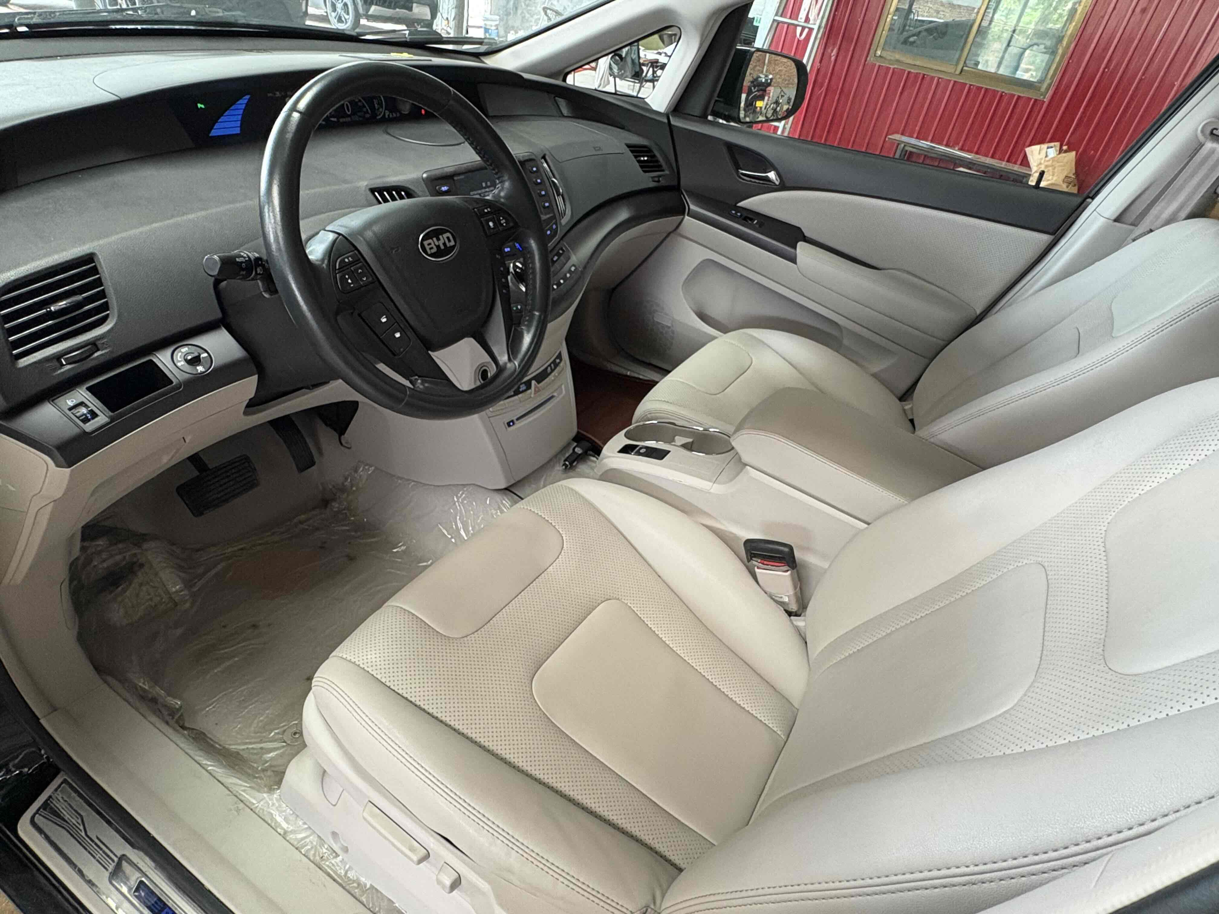 BYD e6 2016 #9 BYD e6 2016 car image #9