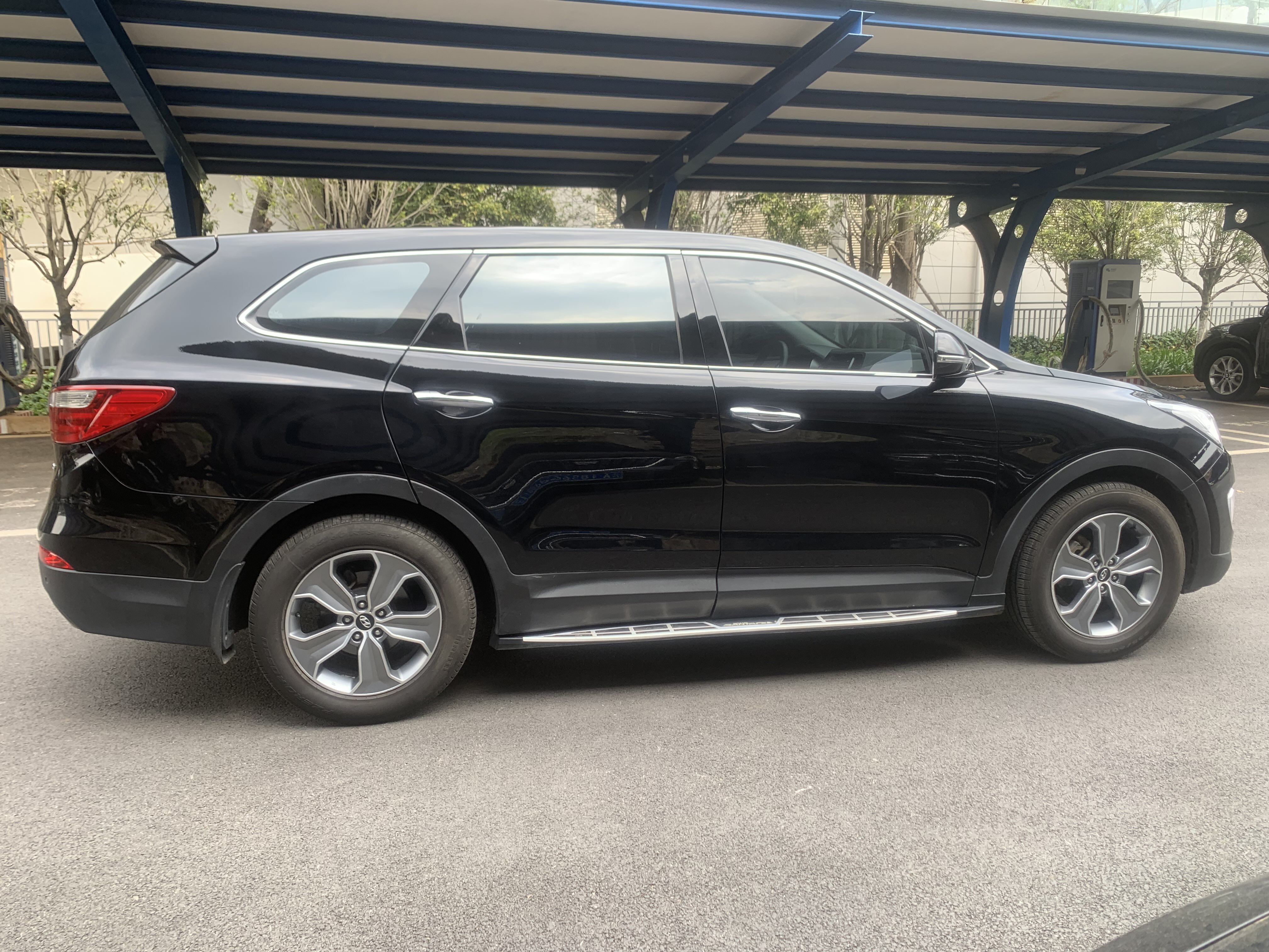 Hyundai Grand Santa Fe 2016 car image #9