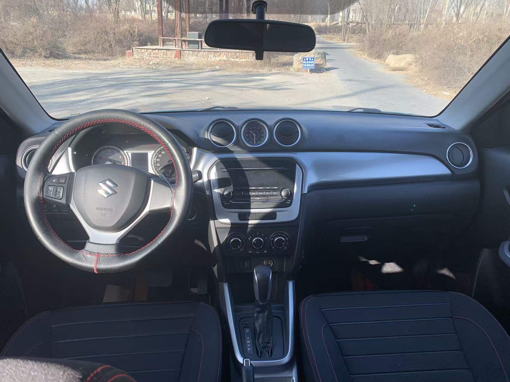 Suzuki Vitara 2016 image de voiture #9