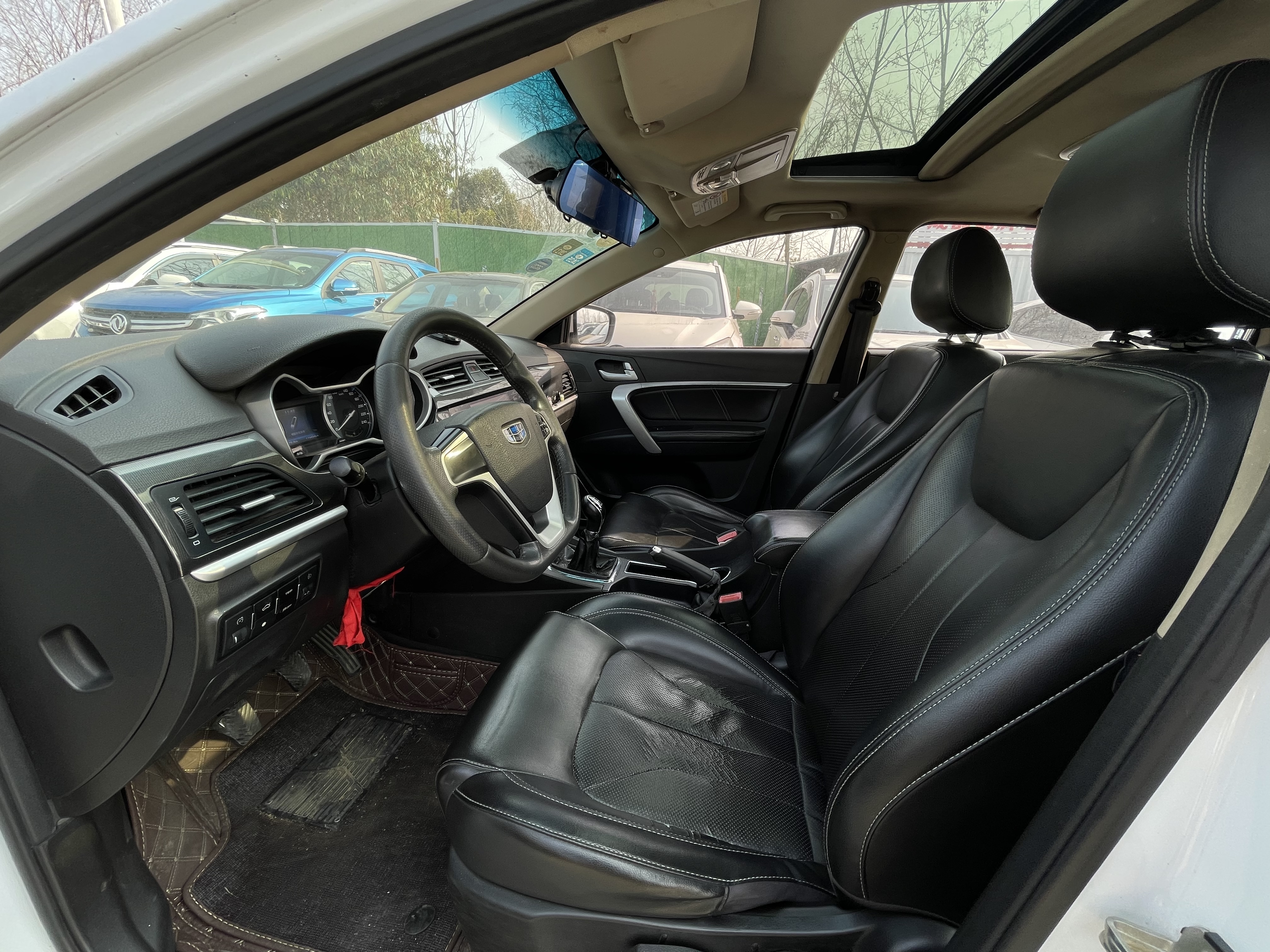 GEELY Emgrand 2017 car image #9