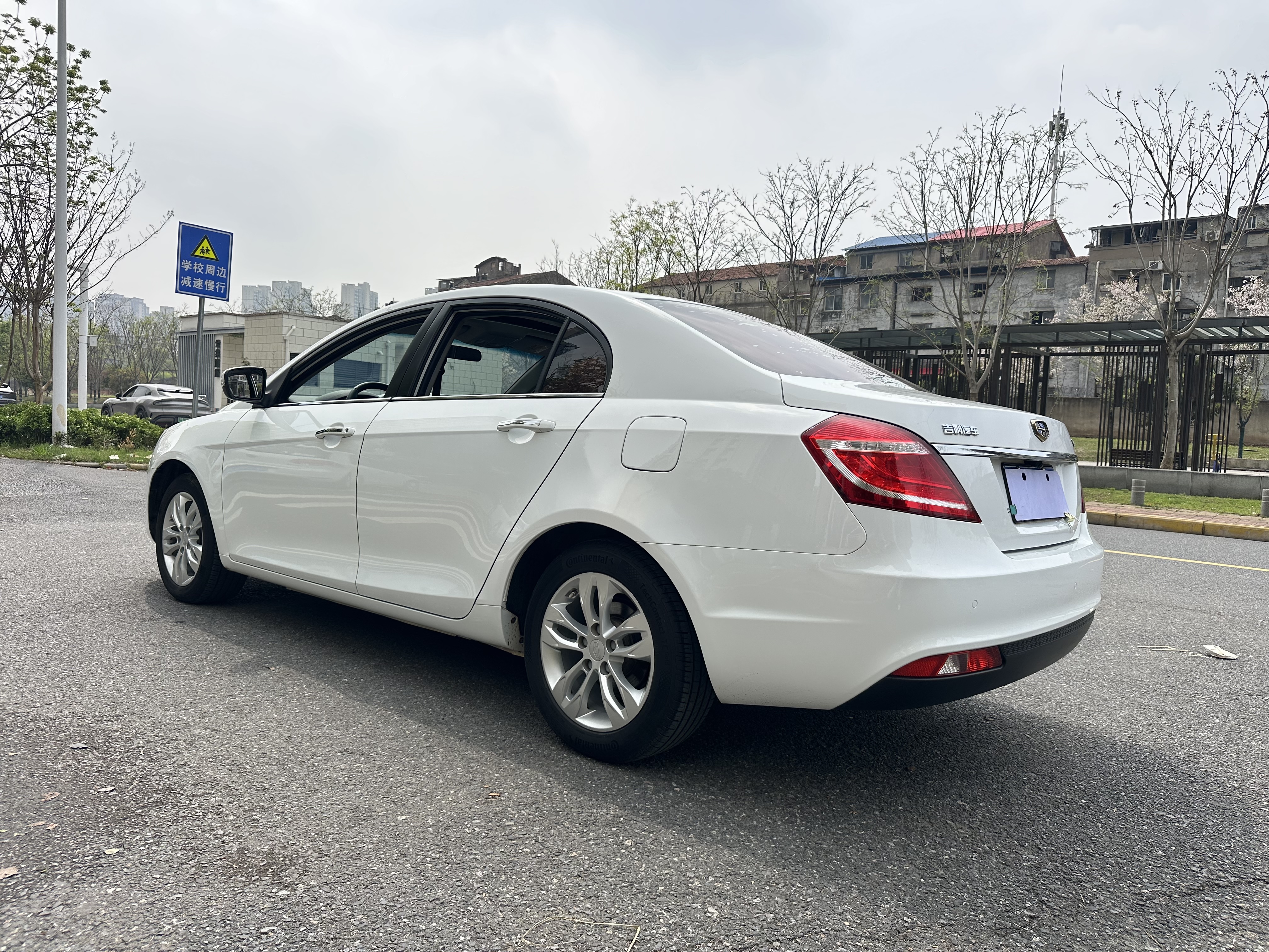 GEELY Emgrand 2016 #9 GEELY Emgrand 2016 car image #9