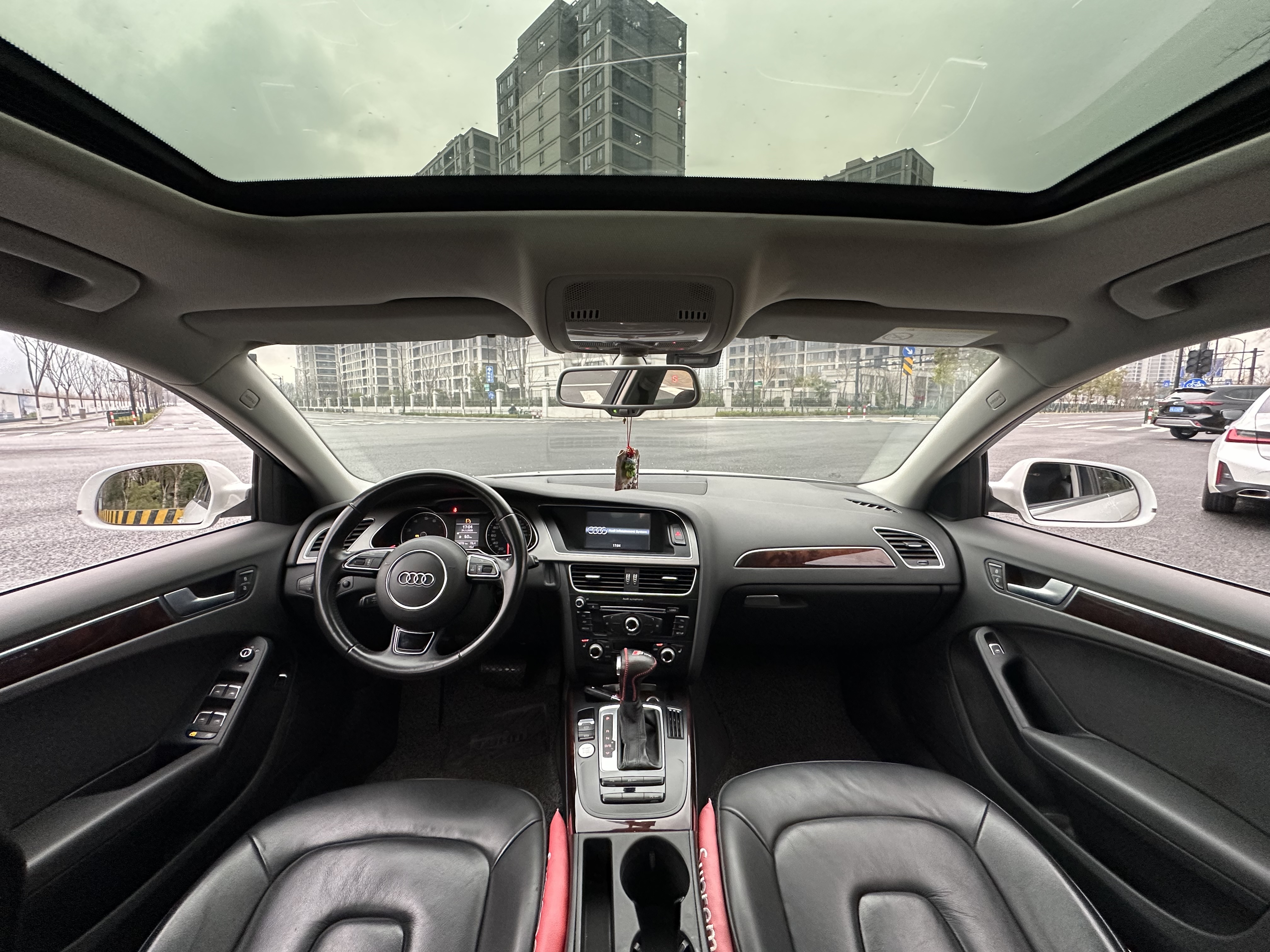 Audi A4L 2016 car image #9