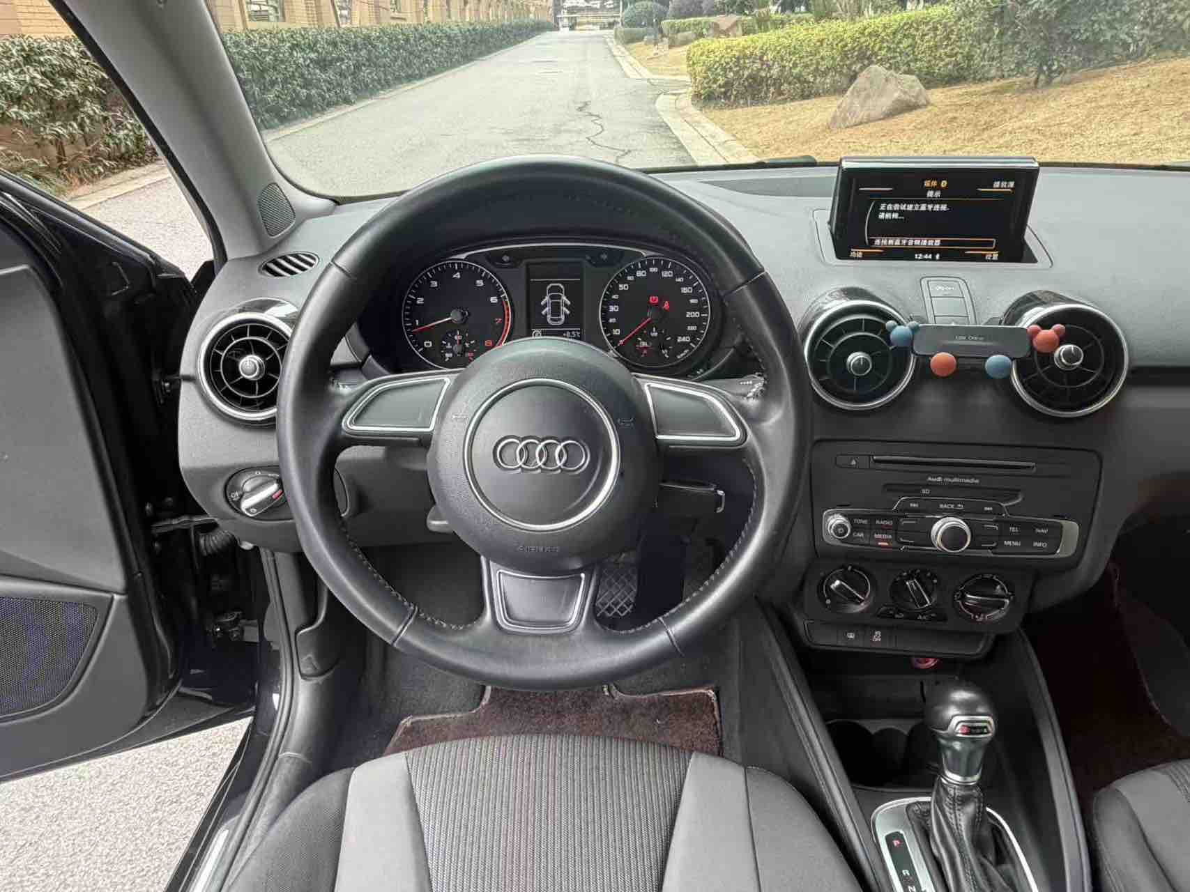 Audi A1 2017 car image #9