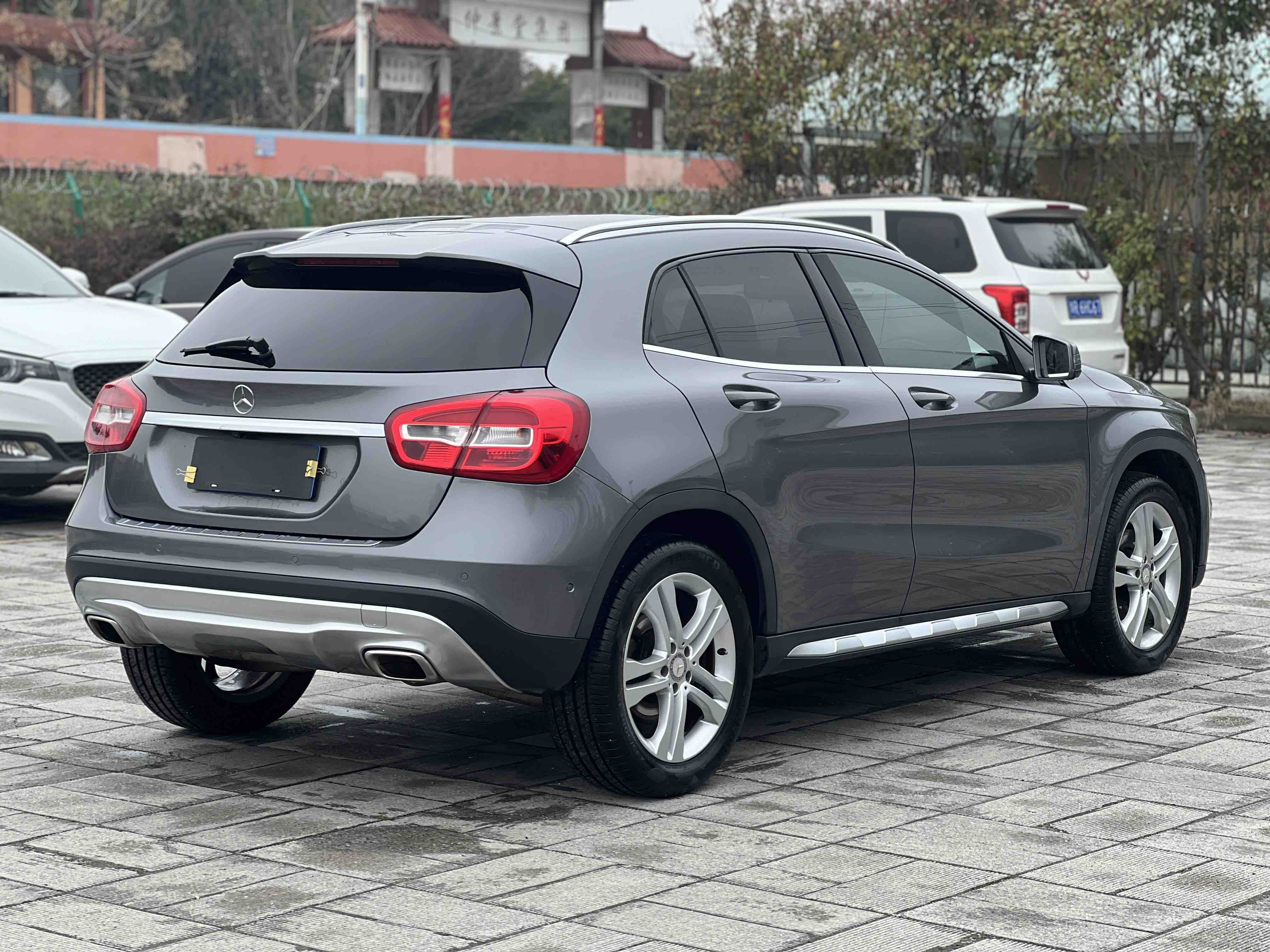 Mercedes-Benz GLA Class 2017 immagine di auto #9