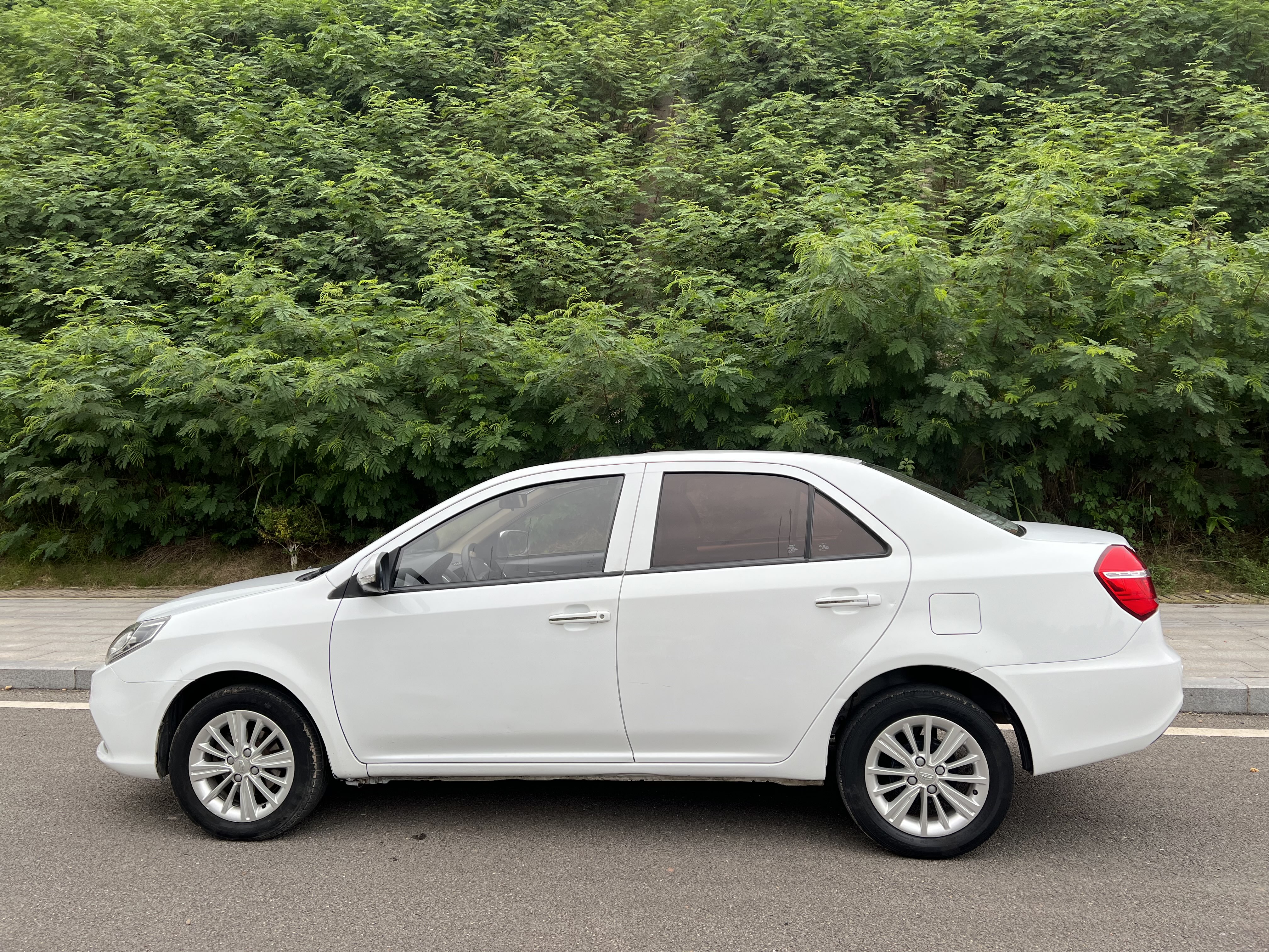 GEELY KingKong 2017 car image #9