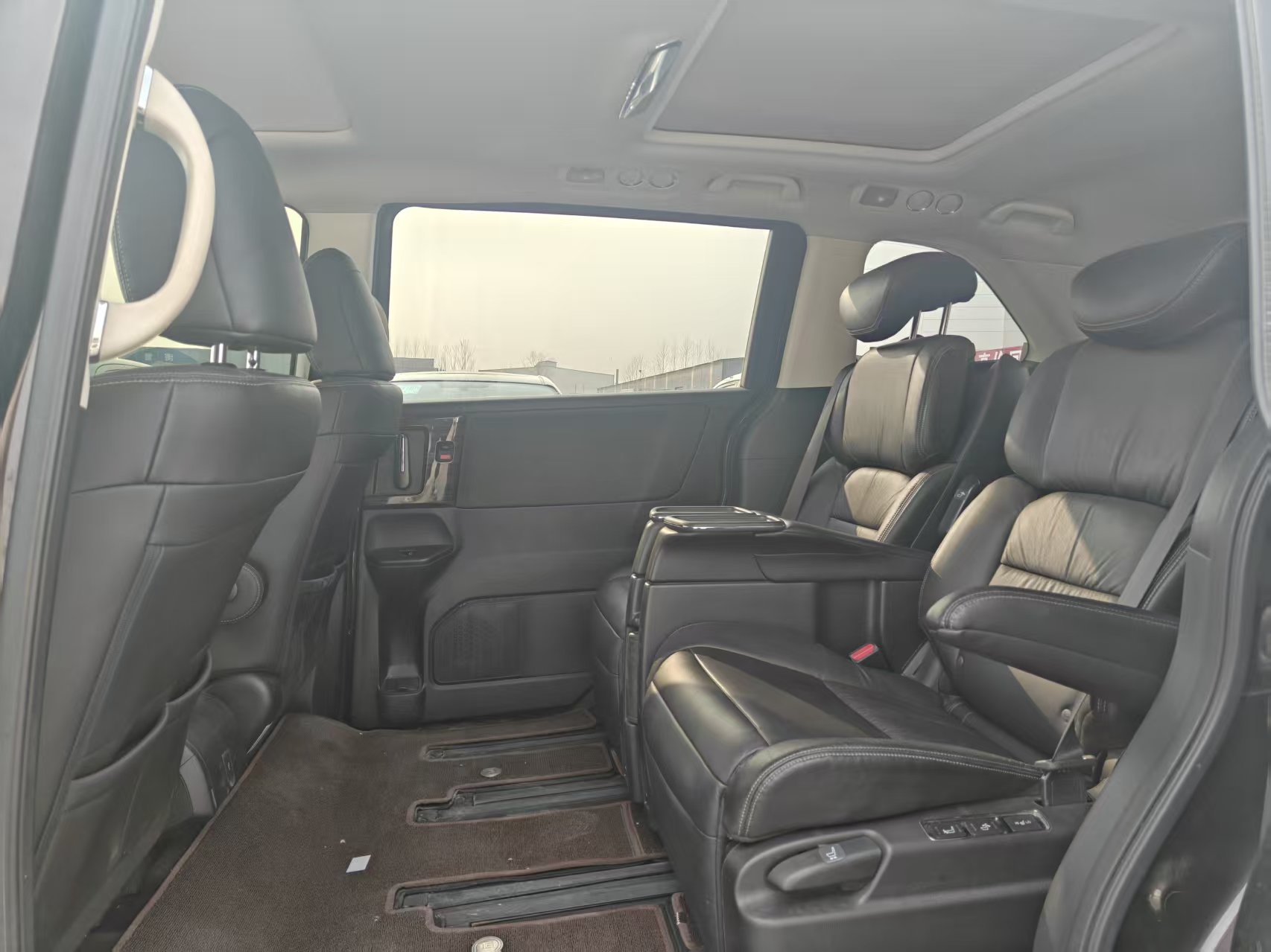 Honda Elysion 2018 صورة سيارة #9