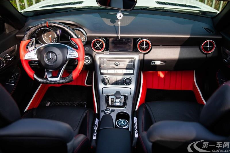 Mercedes-Benz SLC Class 2018 car image #9