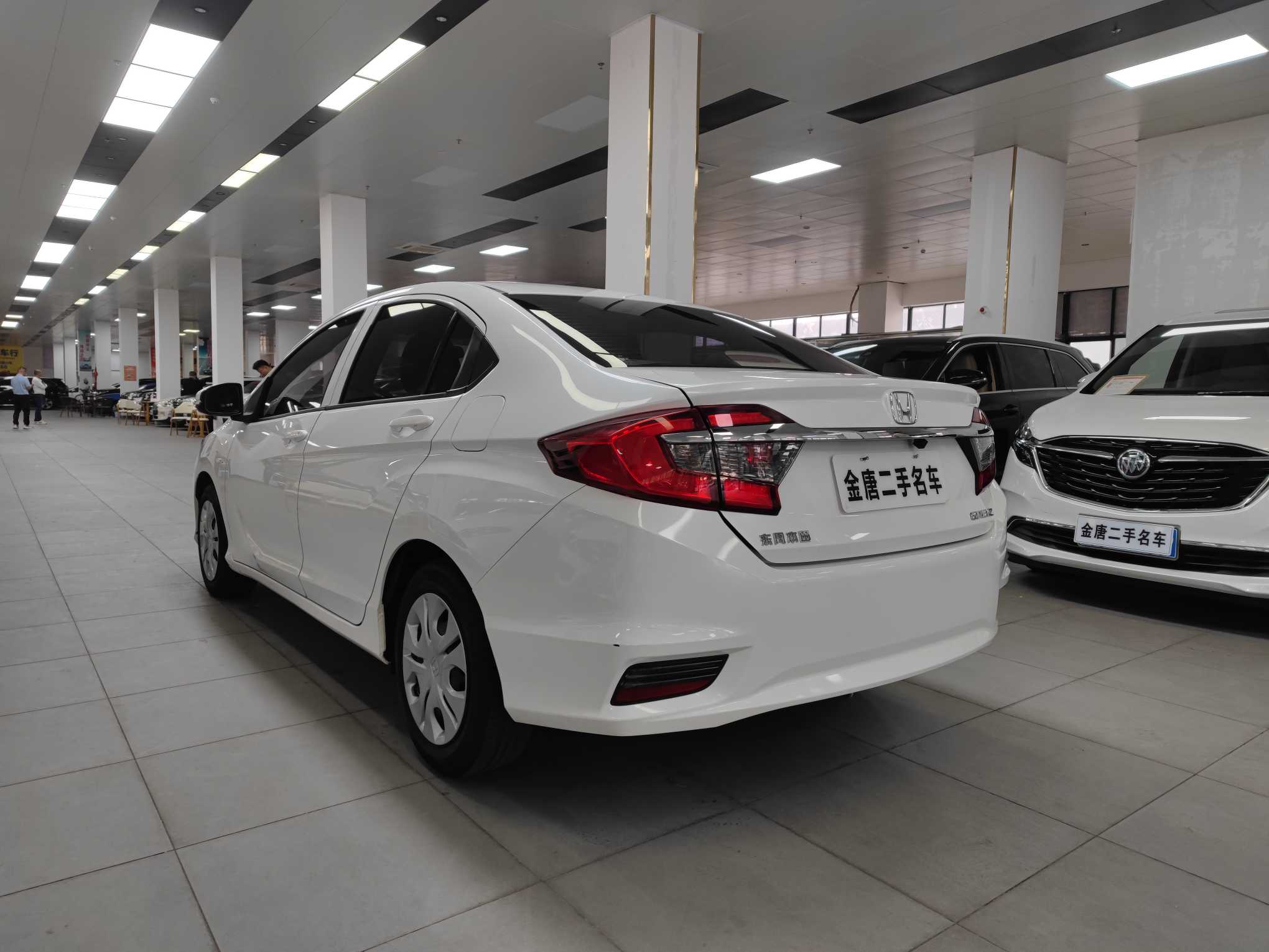 Honda Greiz 2017 car image #9