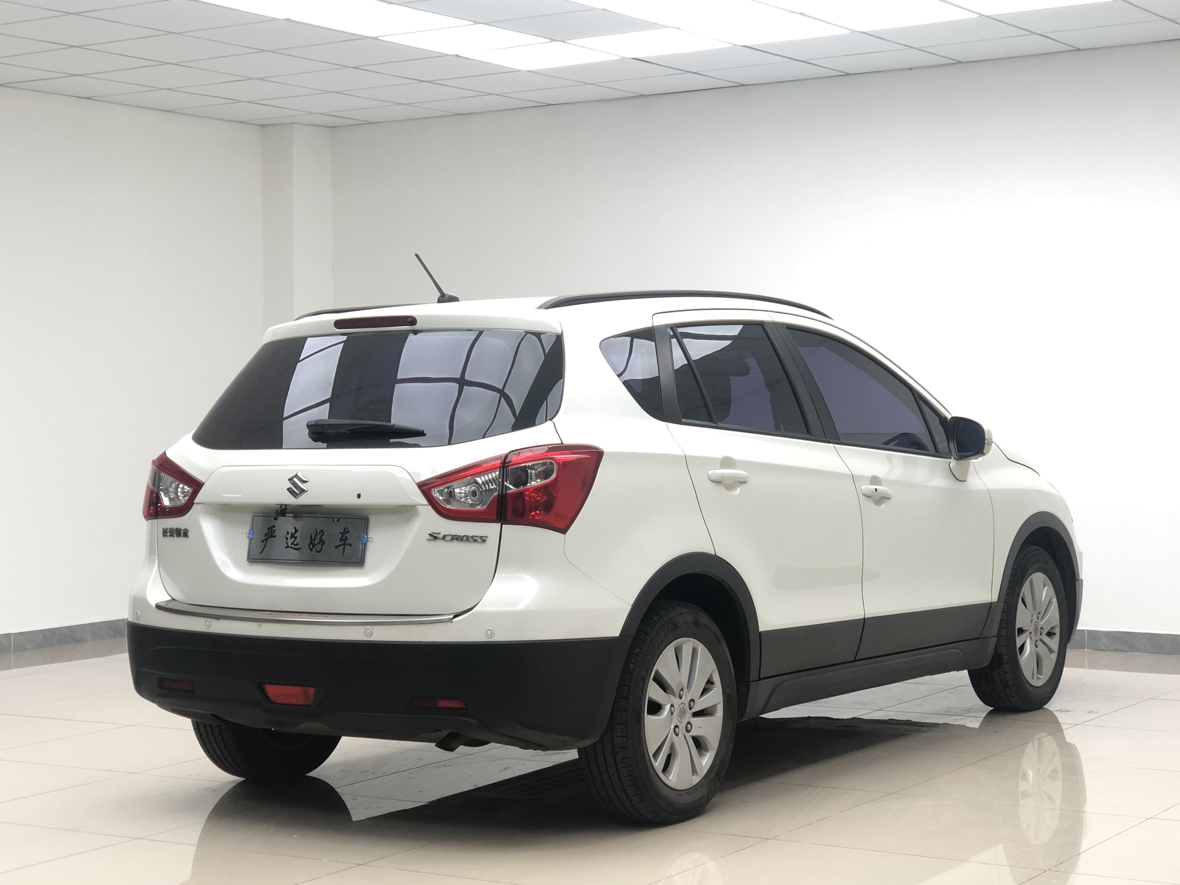 Suzuki S-Cross 2016 صورة سيارة #9