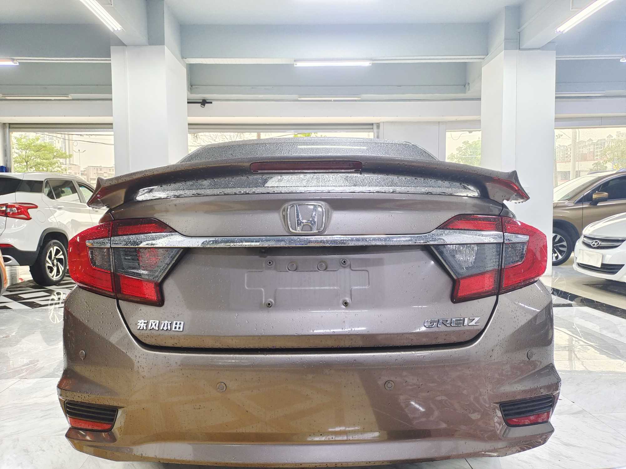 Honda Greiz 2017 car image #9