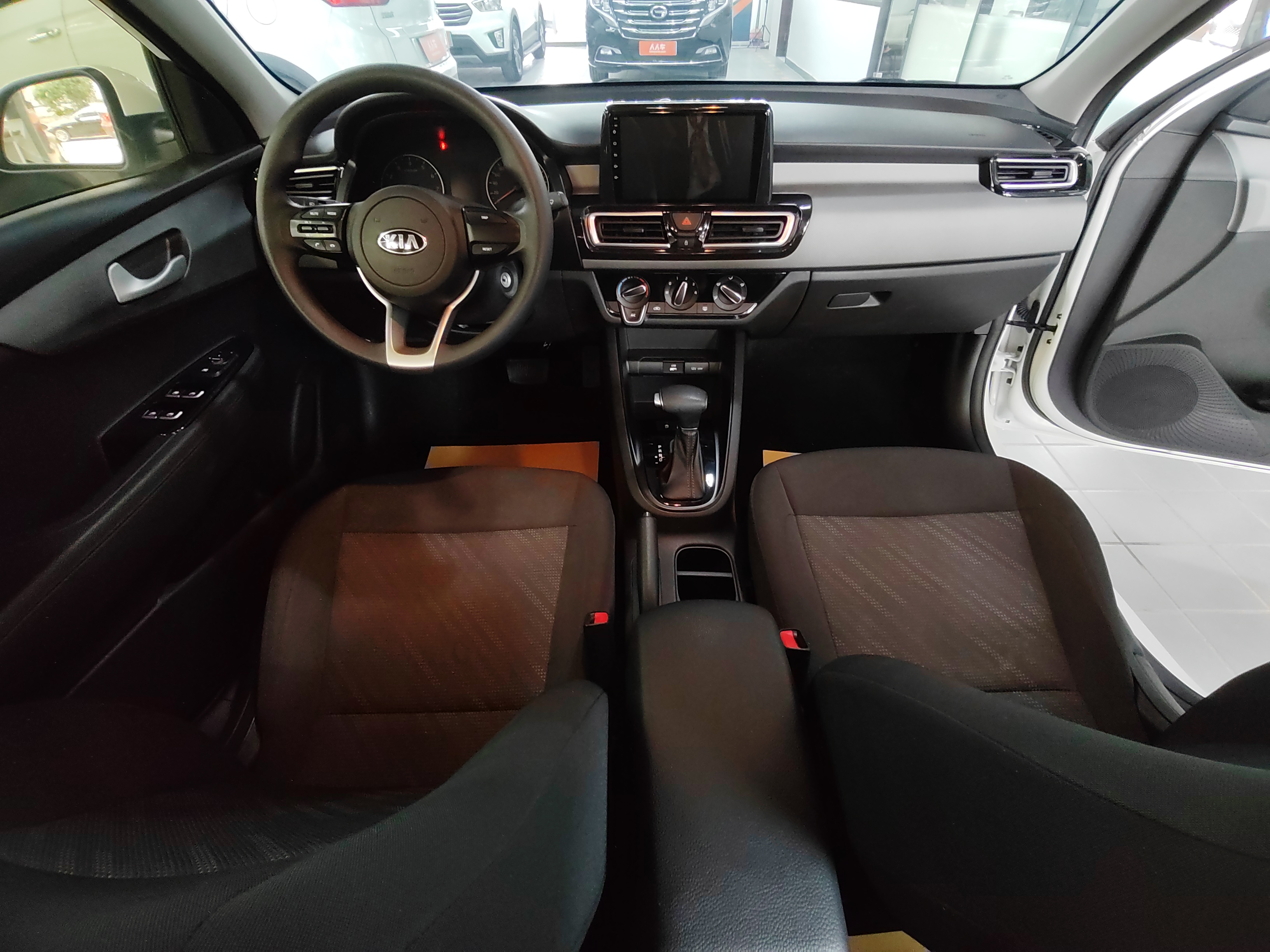 Kia Forte 2020 car image #9