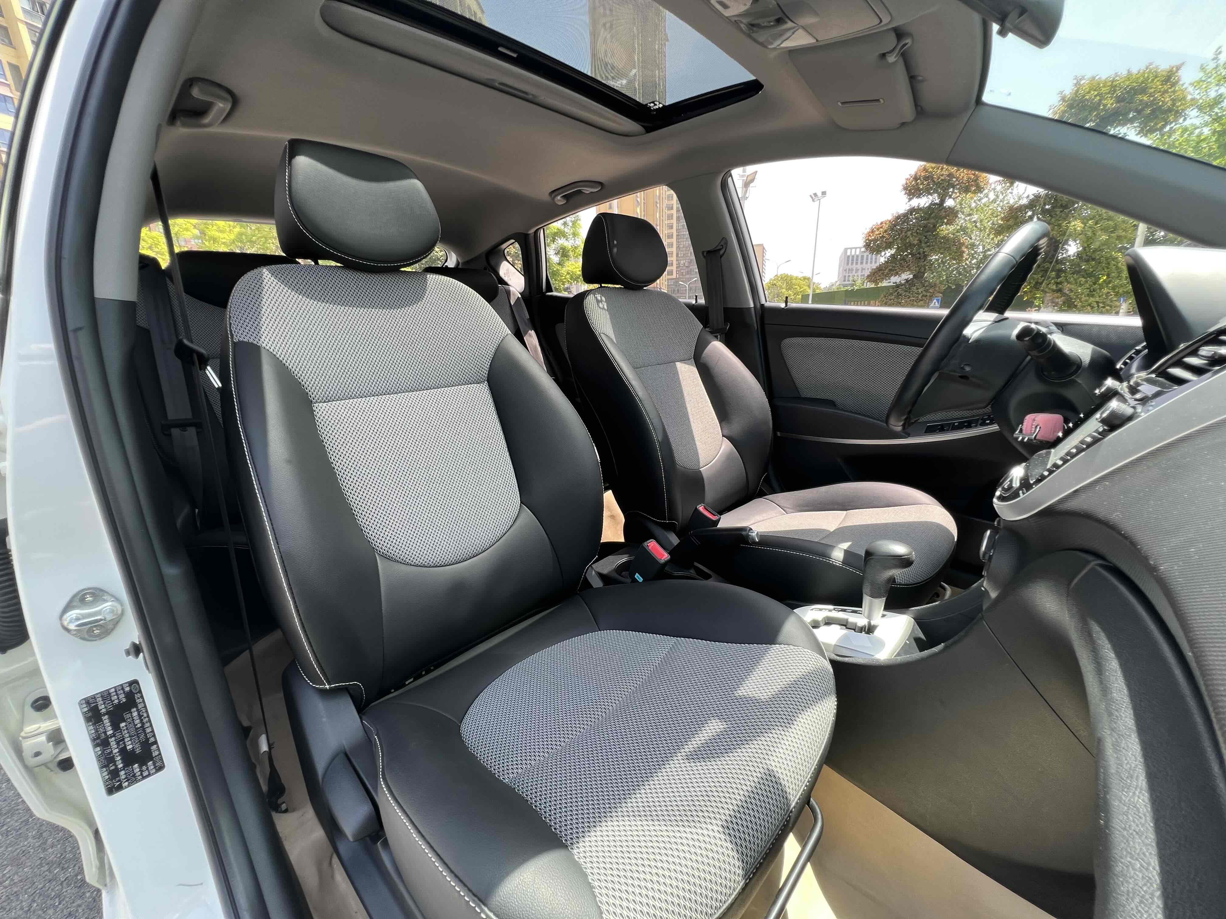 Hyundai Reina Hatchback 2015 #9 Hyundai Reina Hatchback 2015 immagine di auto #9