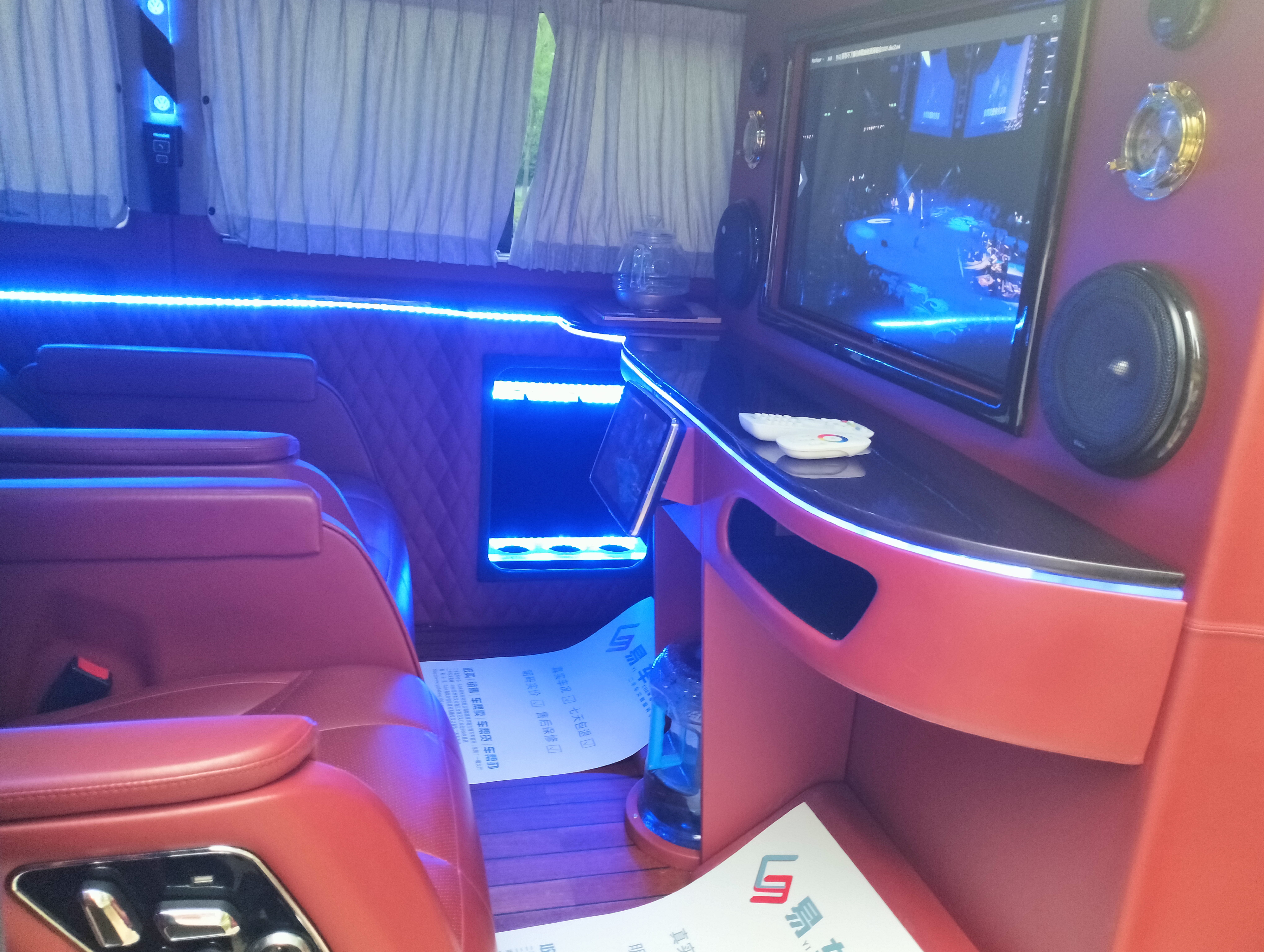 Volkswagen Caravelle 2018 car image #9