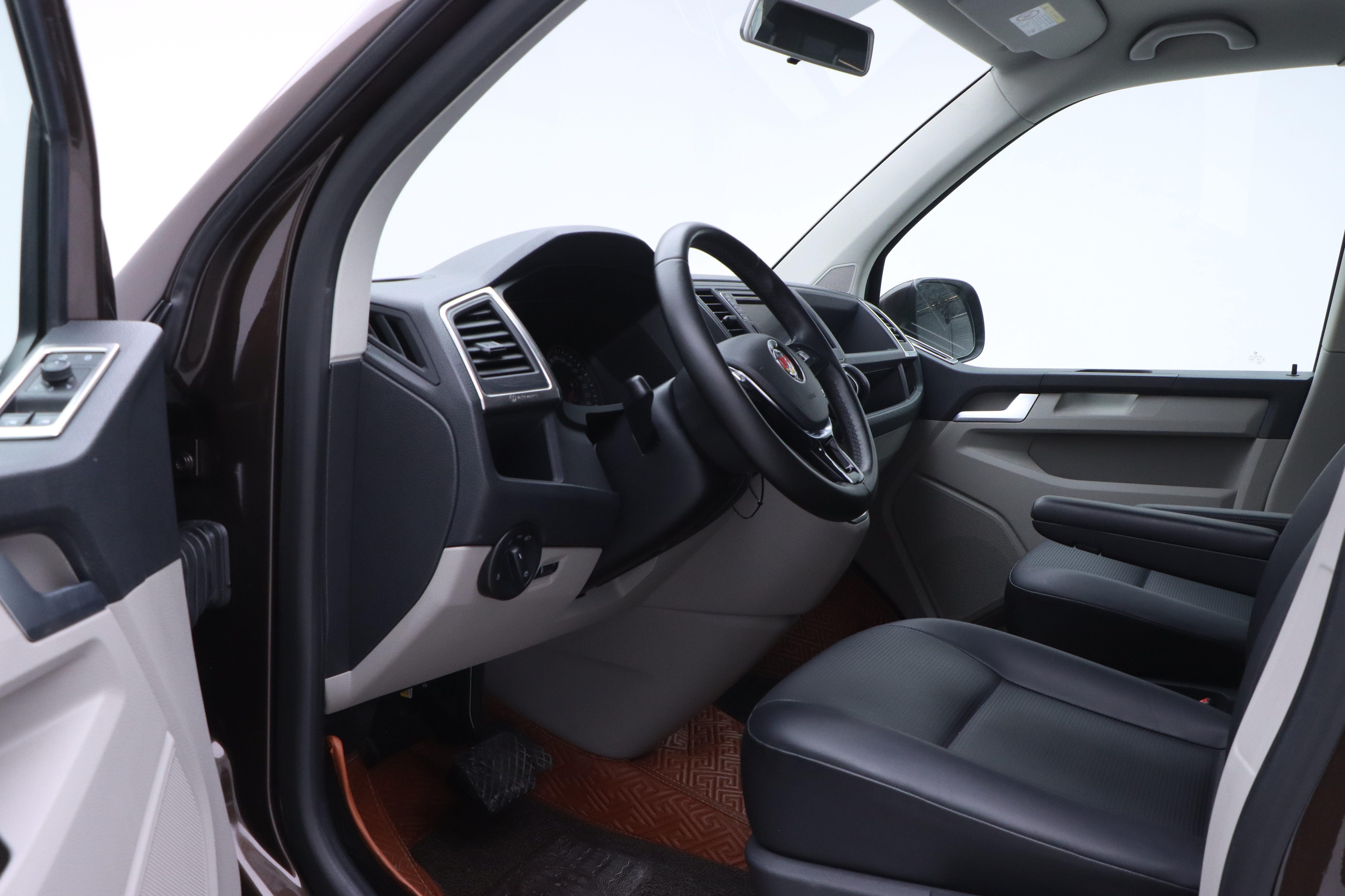 Volkswagen Caravelle 2018 immagine di auto #9