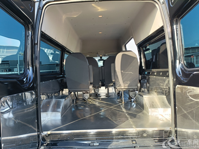 Ford New Transit 2023 car image #9