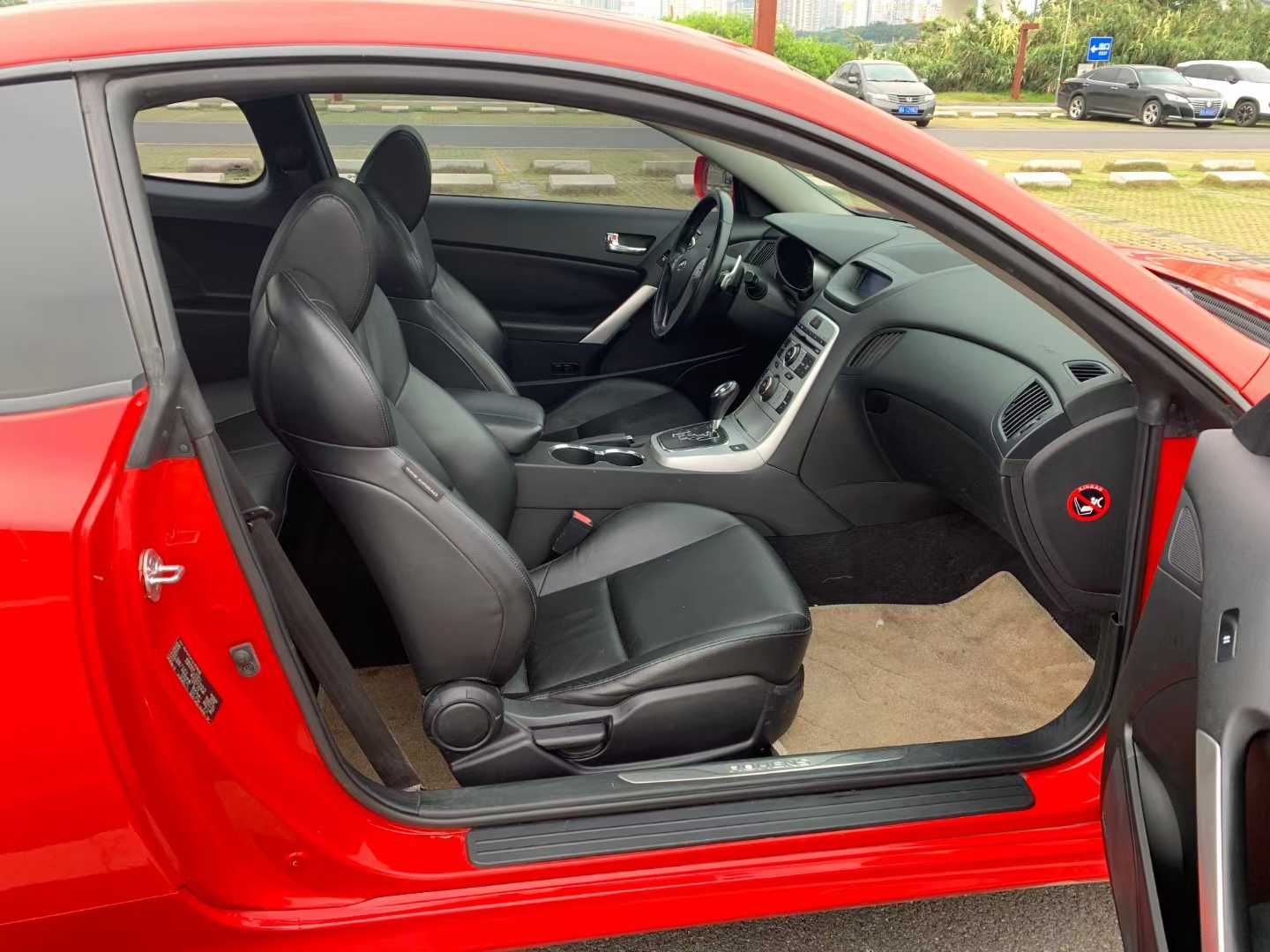 Hyundai Rohens 2010 car image #9