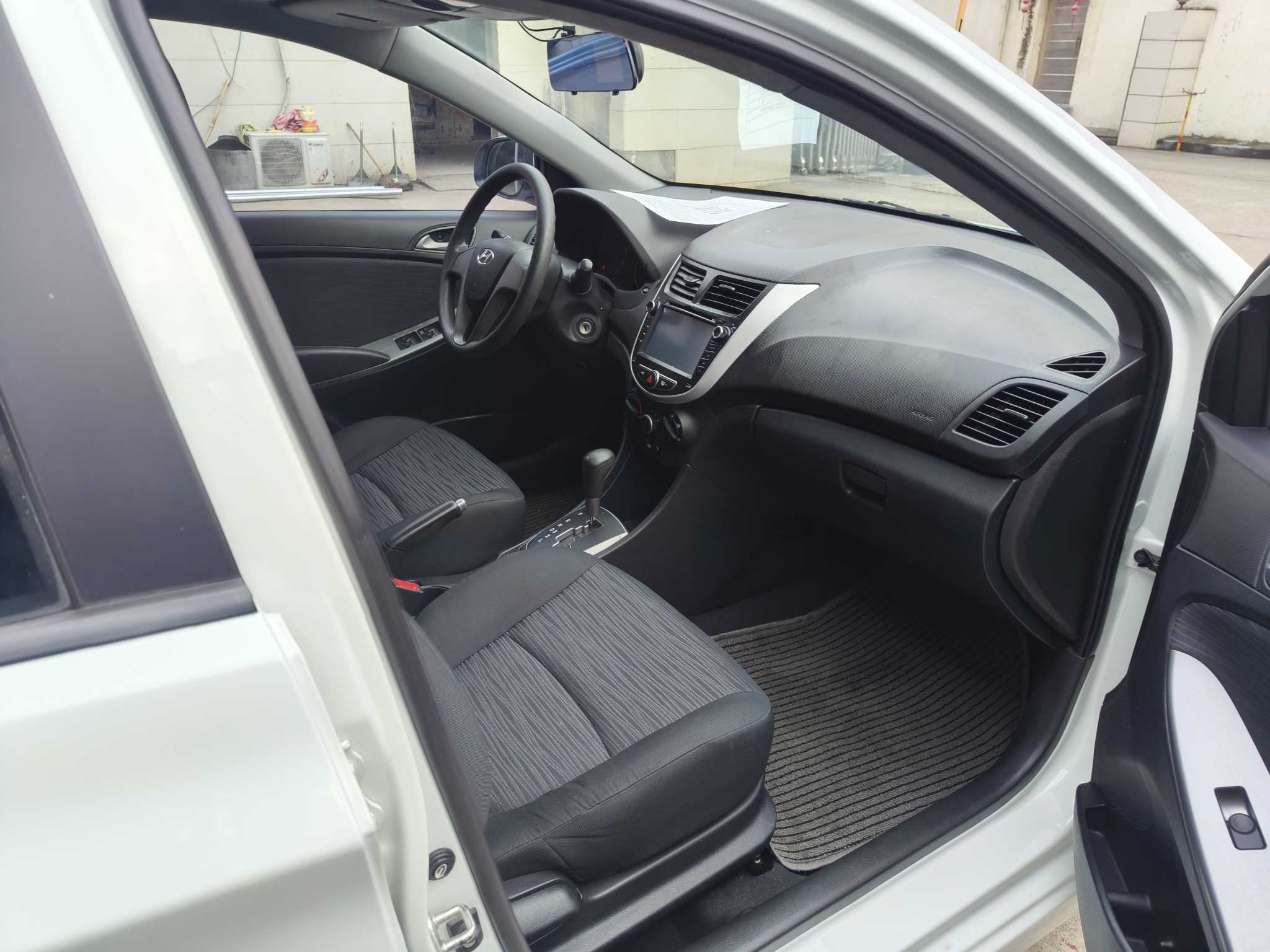 Hyundai Reina Hatchback 2016 #9 Hyundai Reina Hatchback 2016 car image #9