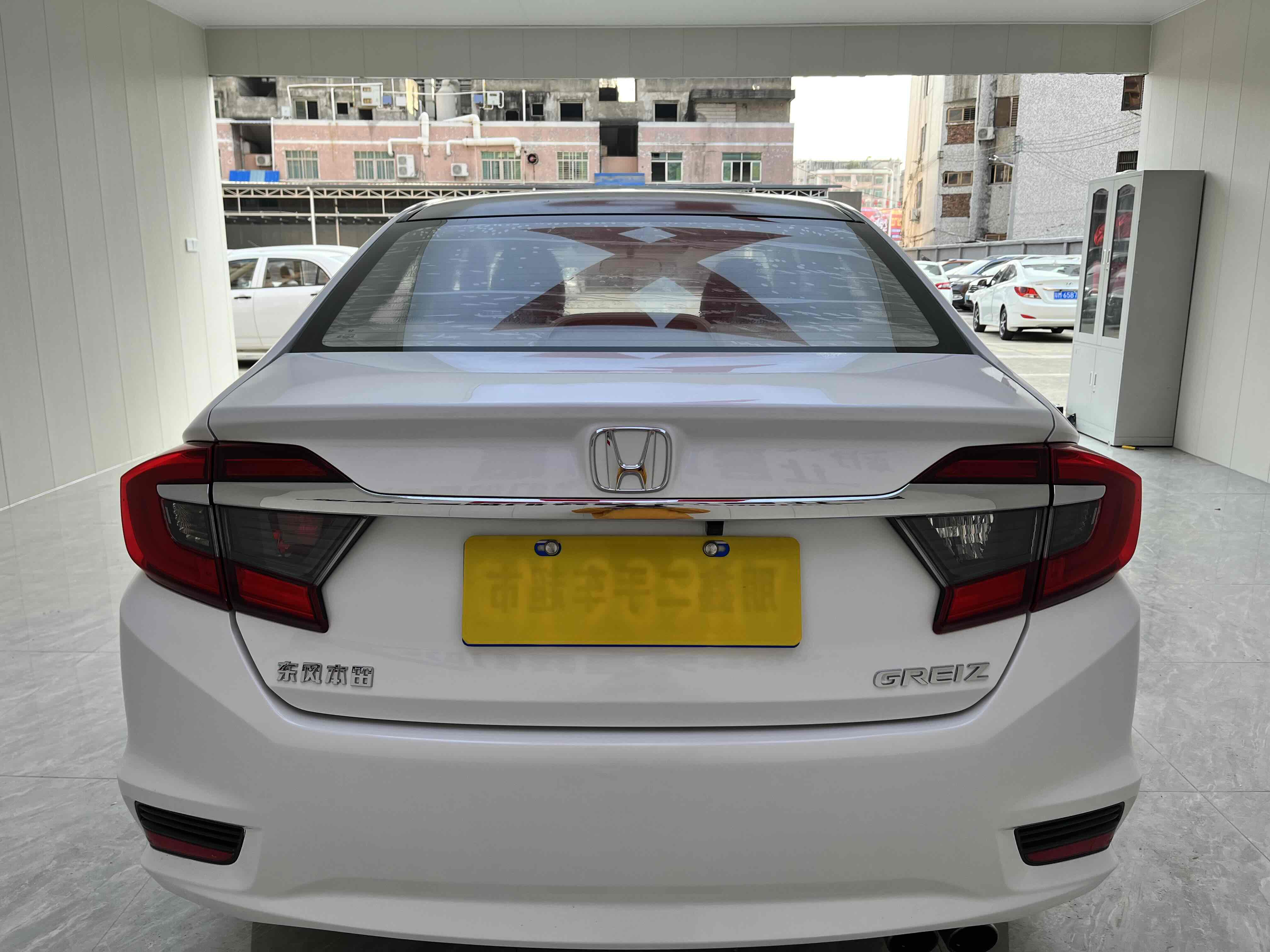 Honda Greiz 2017 car image #9