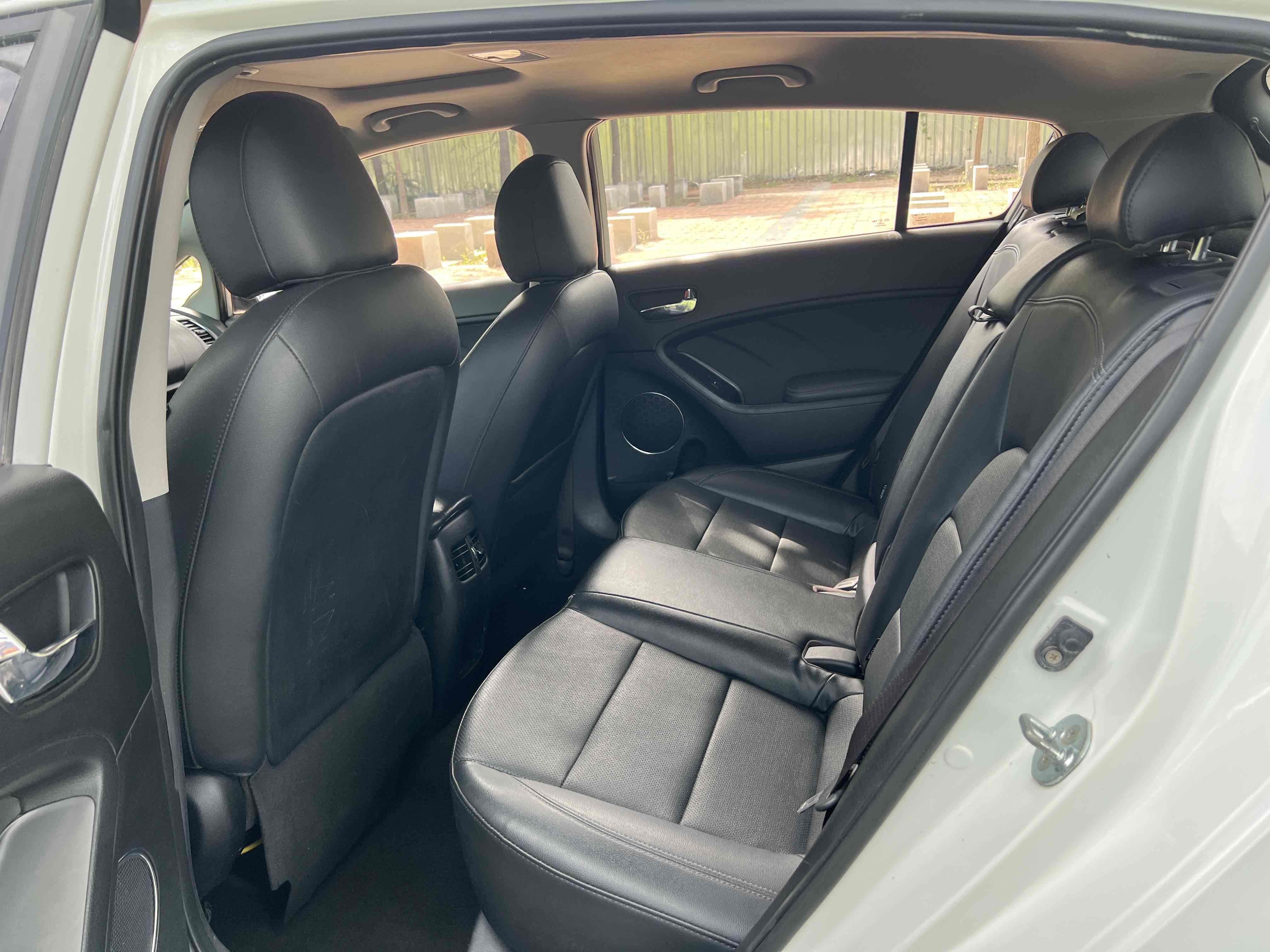 Kia Forte Koup 2015 car image #9