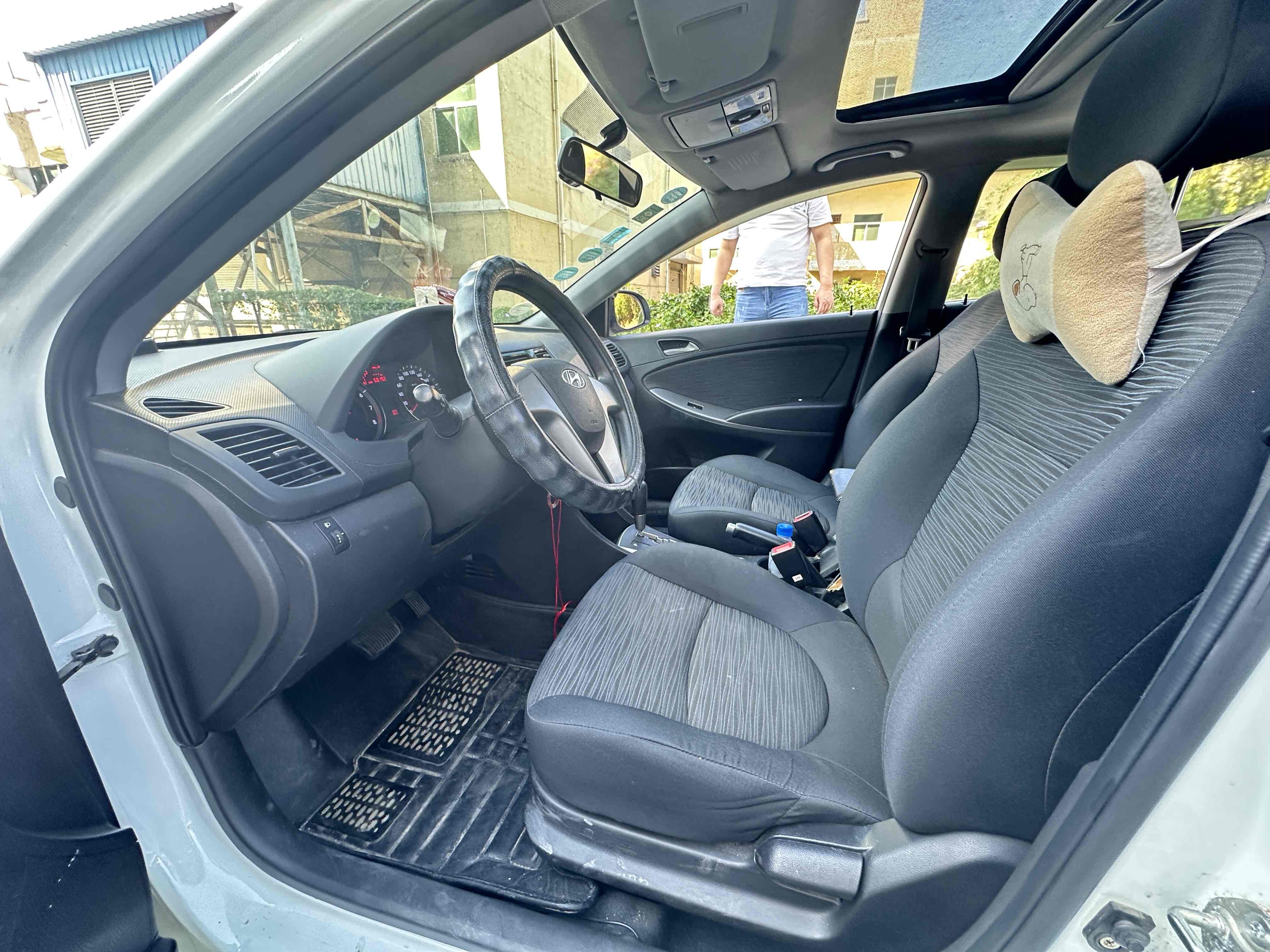 Hyundai Reina Hatchback 2016 imagem de carro #9