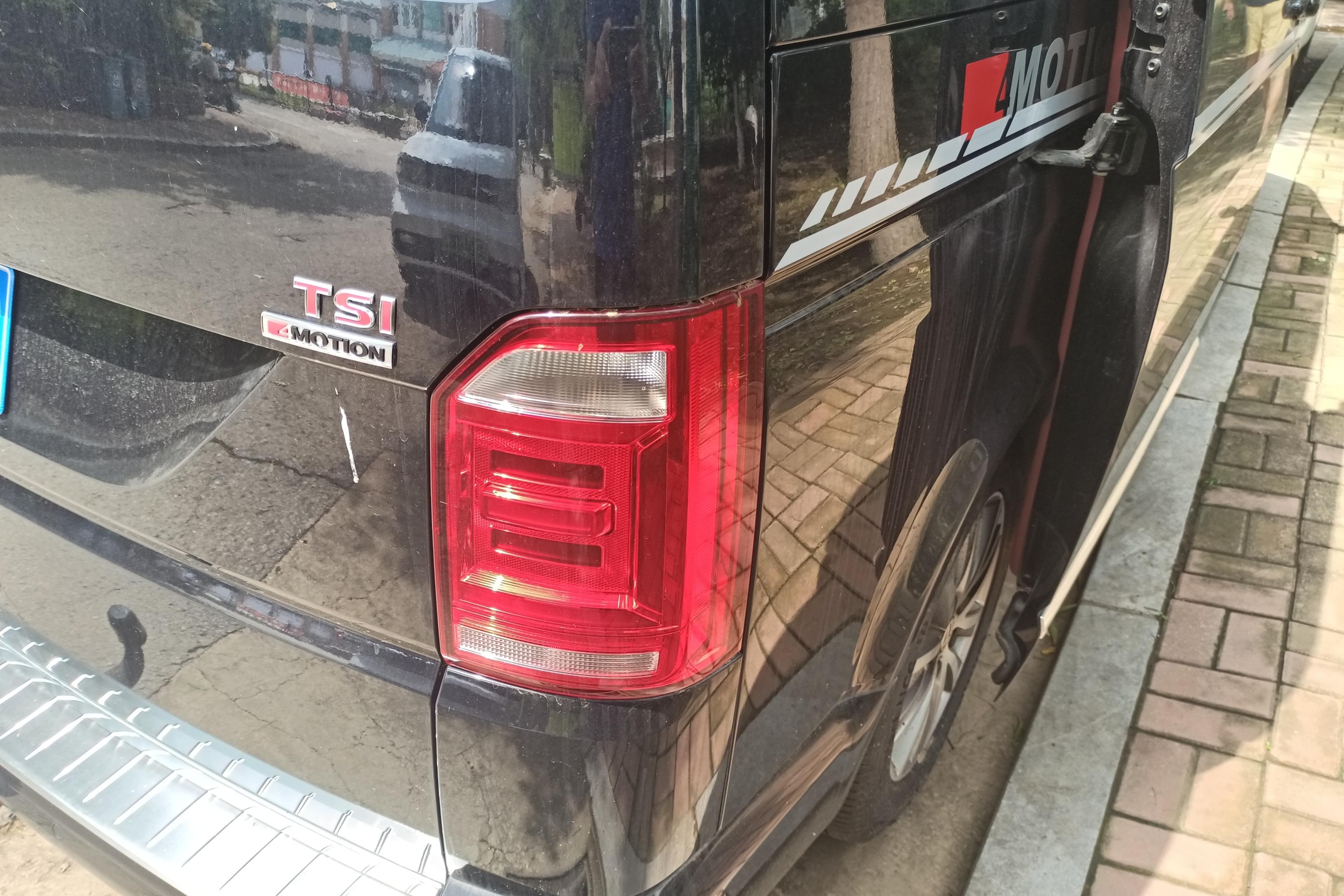 Volkswagen Caravelle 2017 car image #9