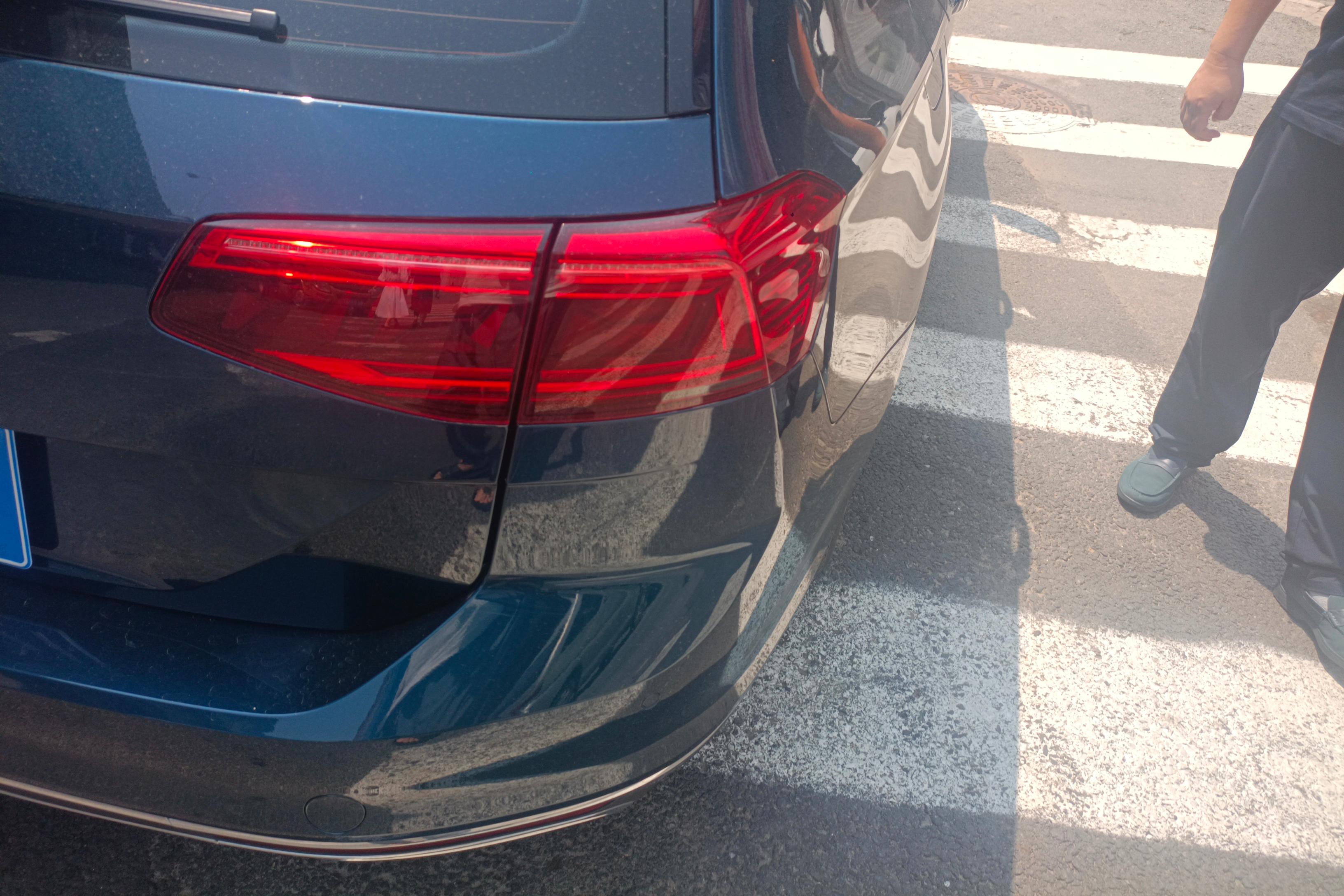 Volkswagen Passat Variant 2021 immagine di auto #9