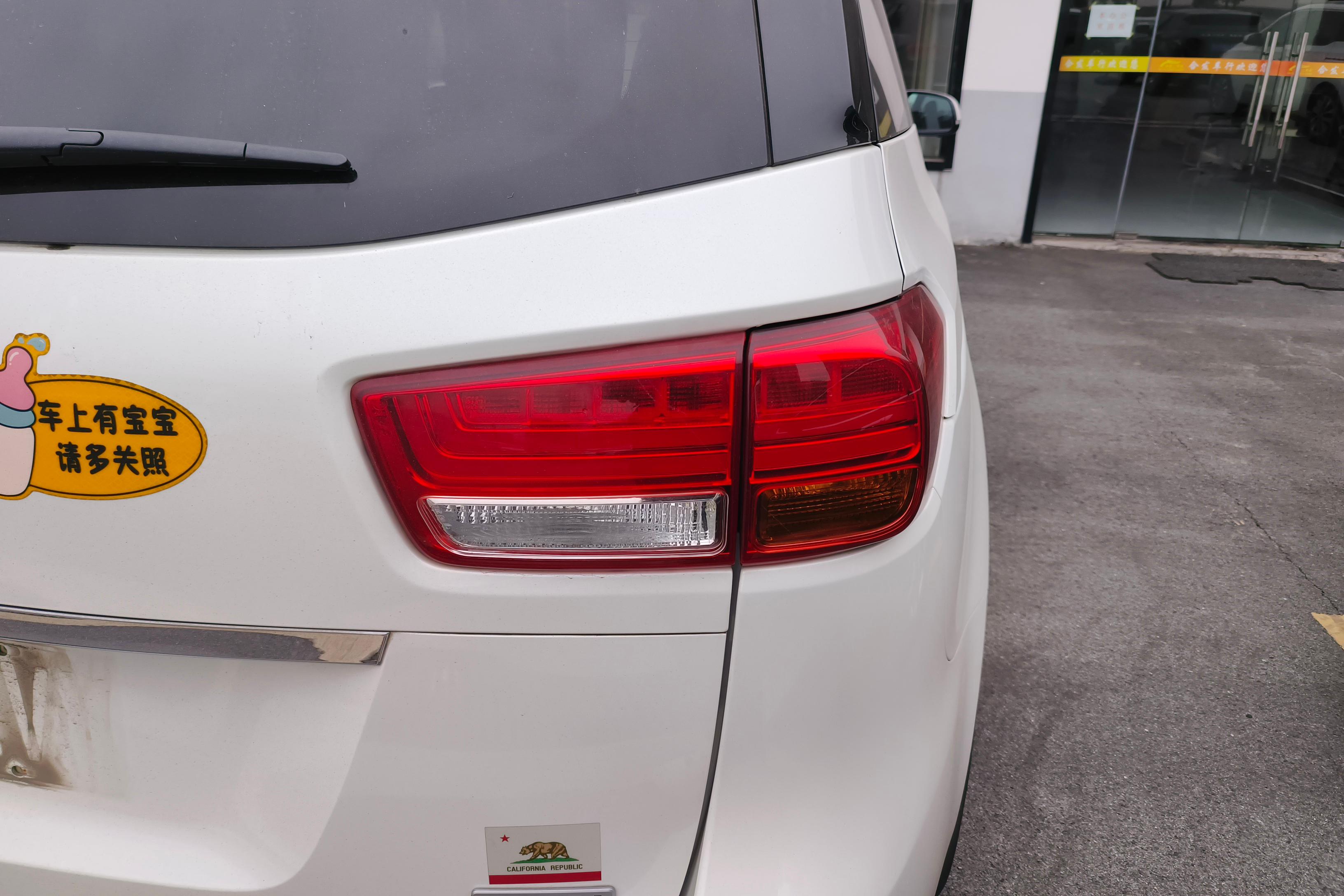 Kia Carnival 2018 изображение автомобиля #9